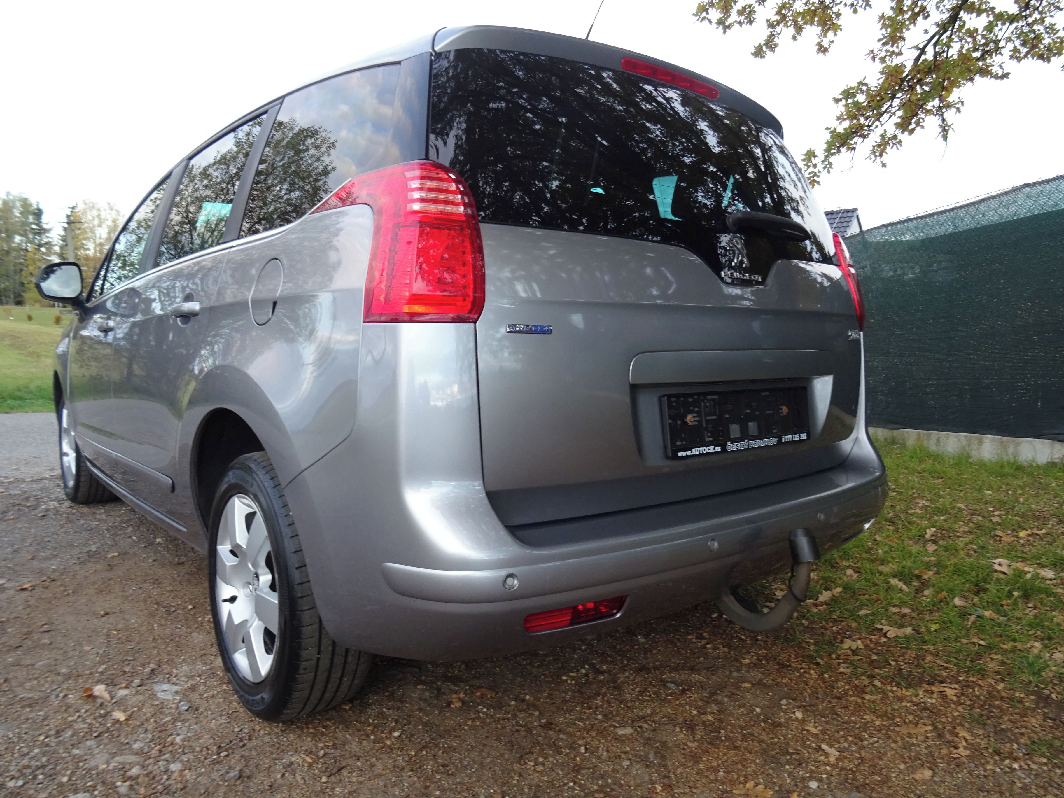 Peugeot 5008, 1,6 HDI automat, 7-míst, tažné - fotka 5