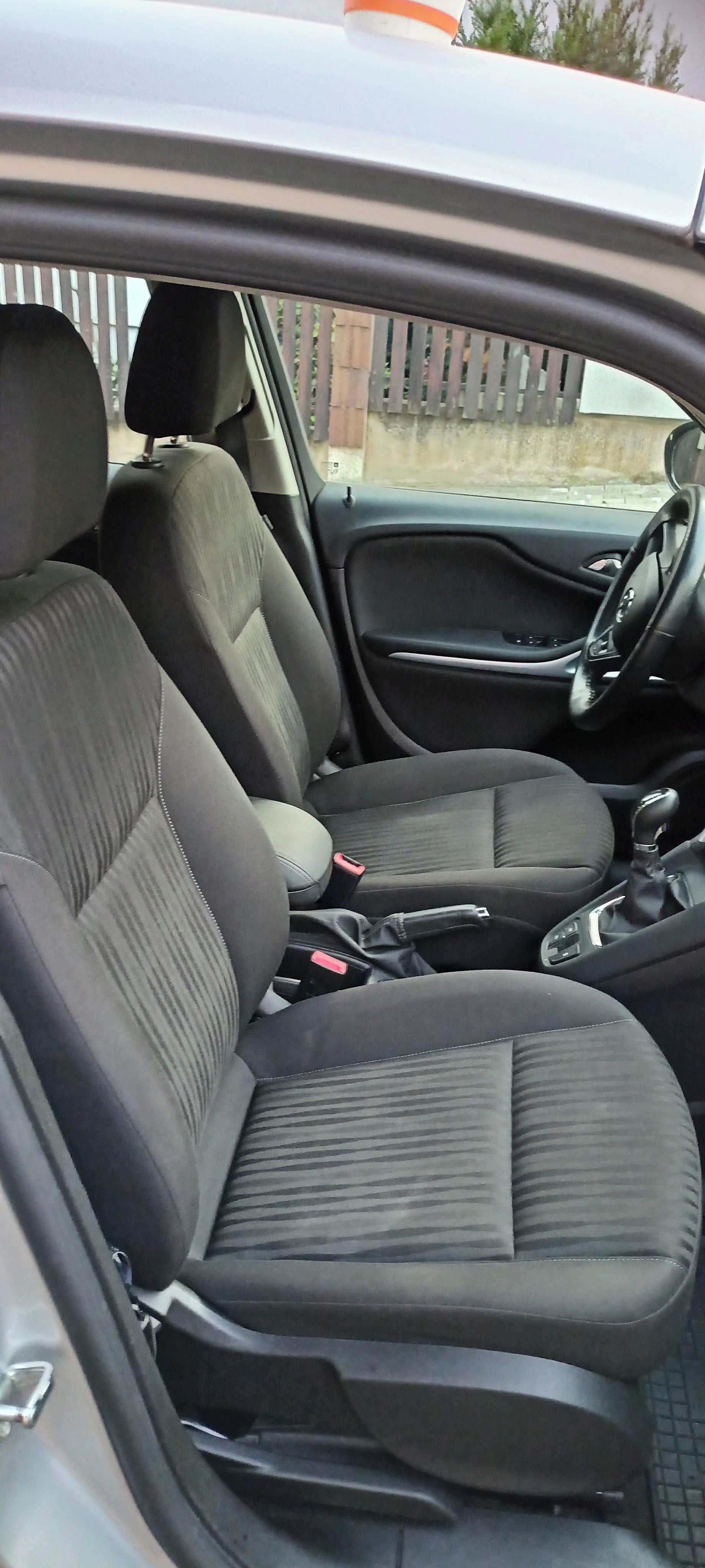 Opel Zafira, 1.6 Turbo, 2019, 7.MÍST 1. maj - fotka 4