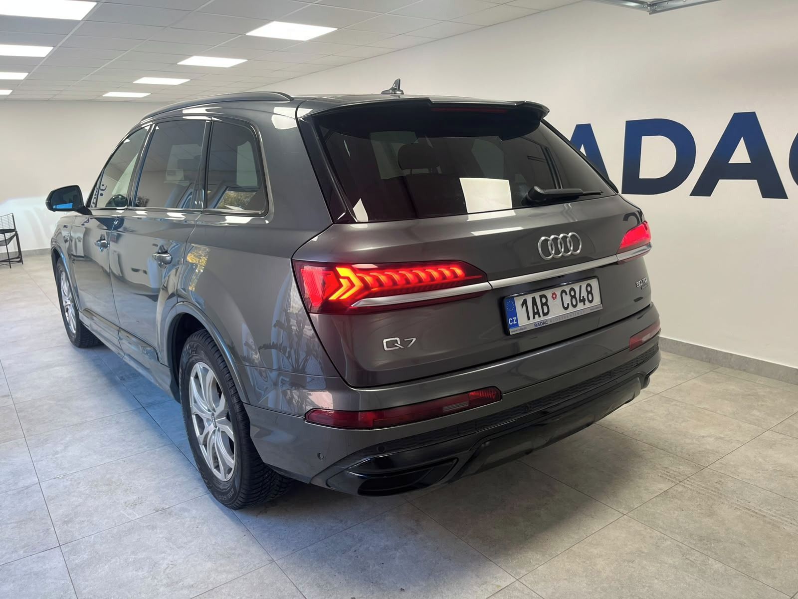 Audi Q7, 3.0 TDI Quattro 210Kw S-line - fotka 2