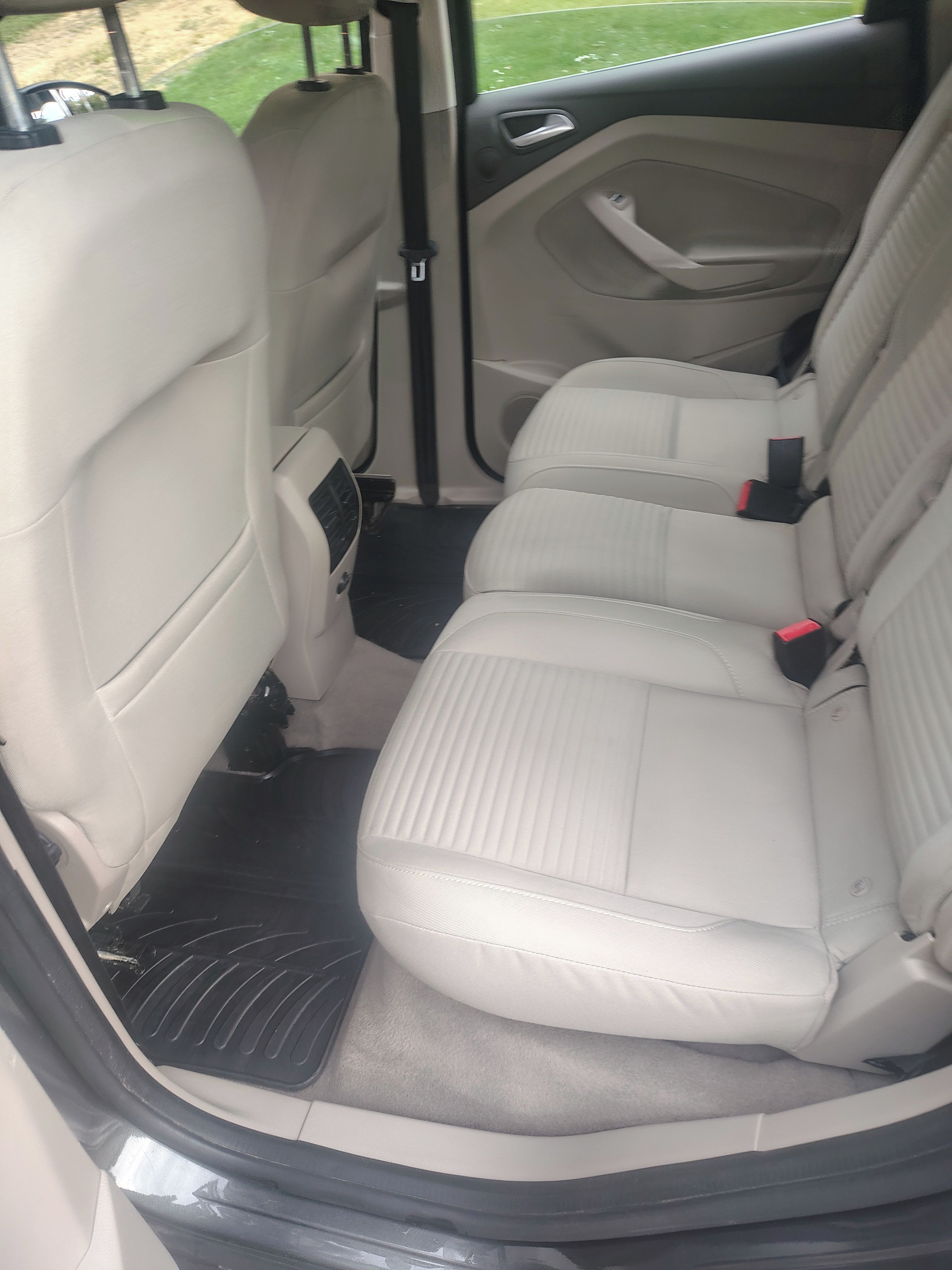 Ford C-MAX, 2.0 TDCi 110kw 150 koní - fotka 3