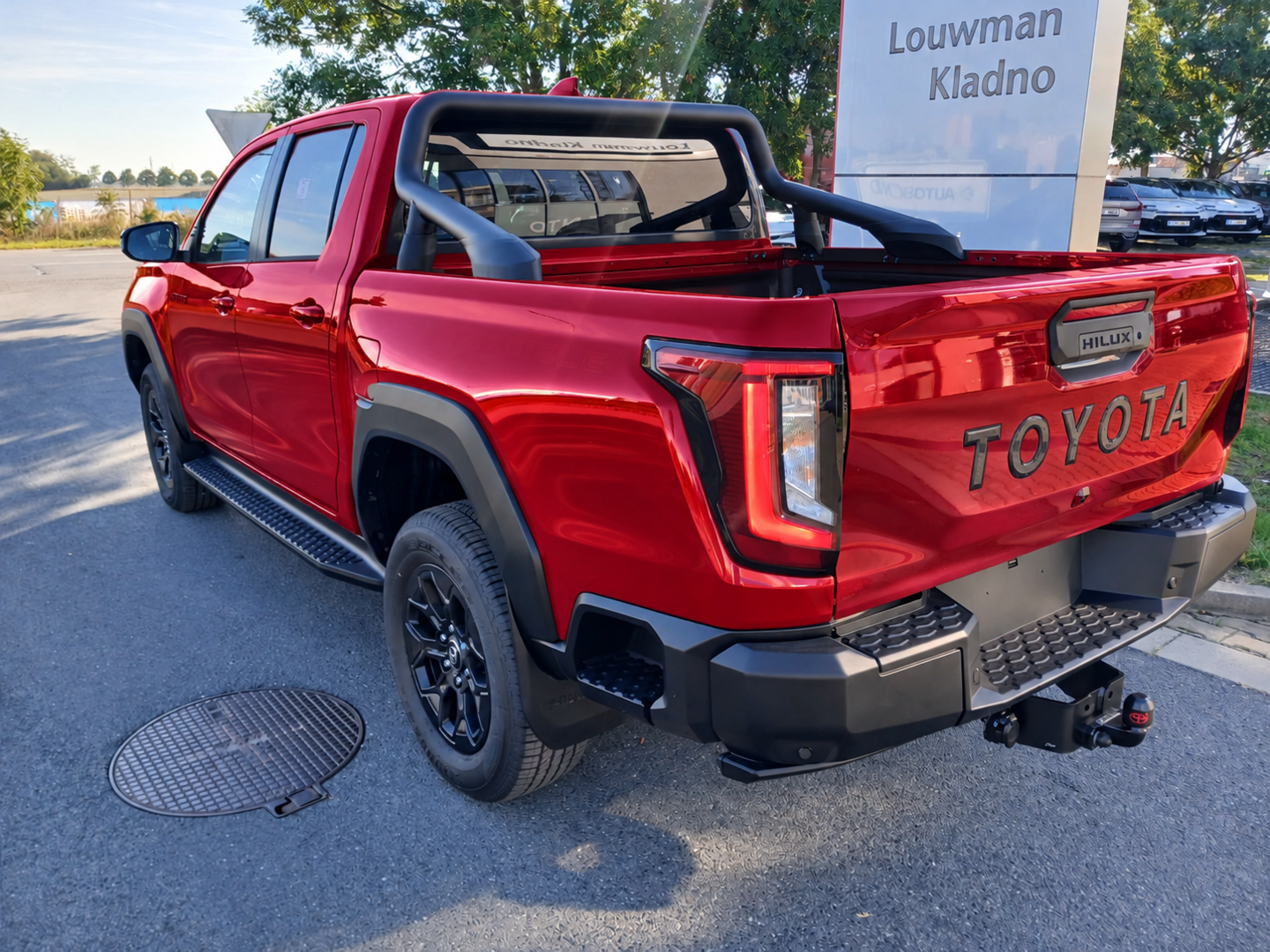 Toyota Hilux, 2.8L Diesel 48V MHEV - 4x4 - 6 - fotka 3