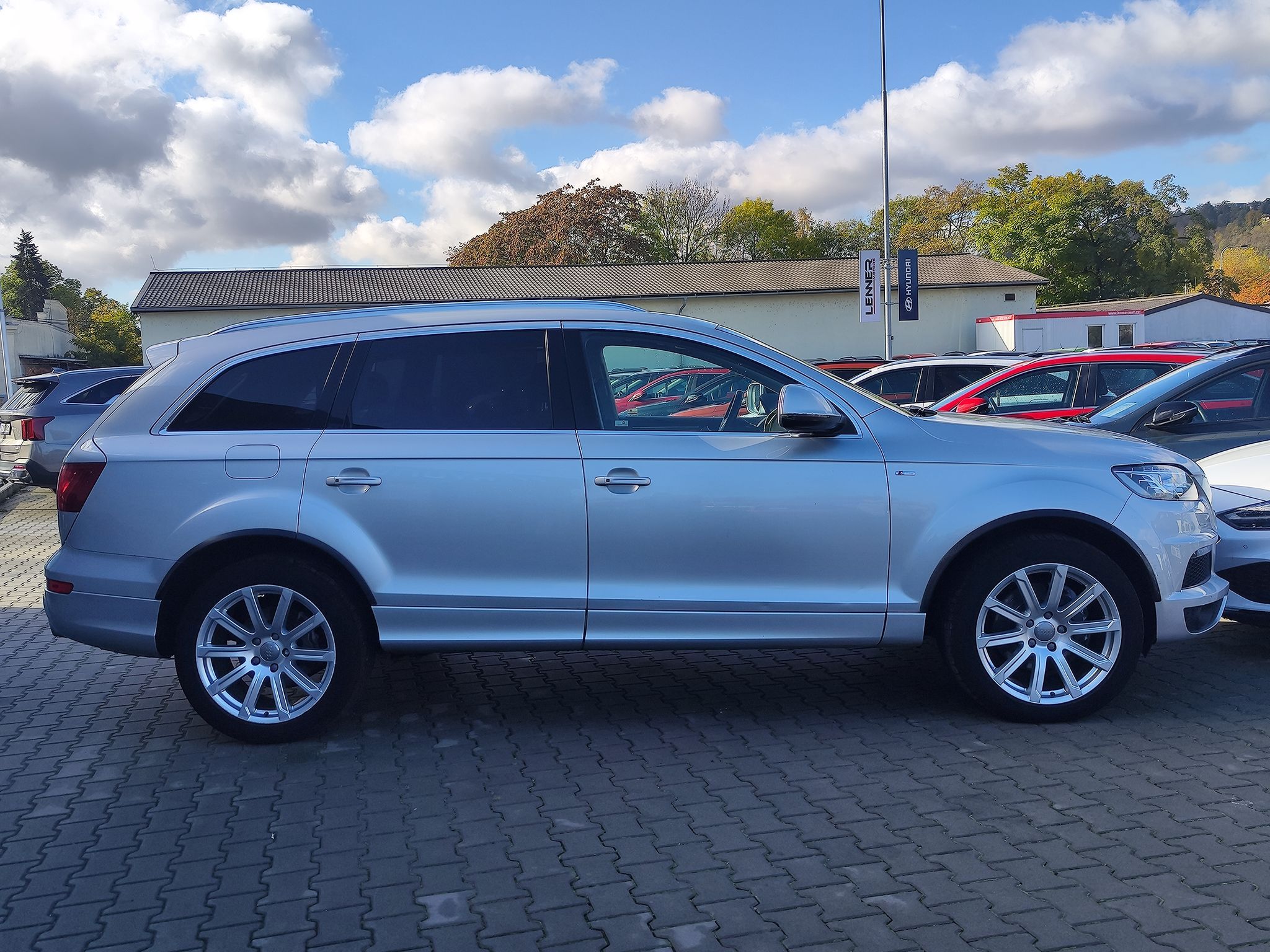 Audi Q7, 3.0 TDI/180kW S-Line 4x4 AT - fotka 4