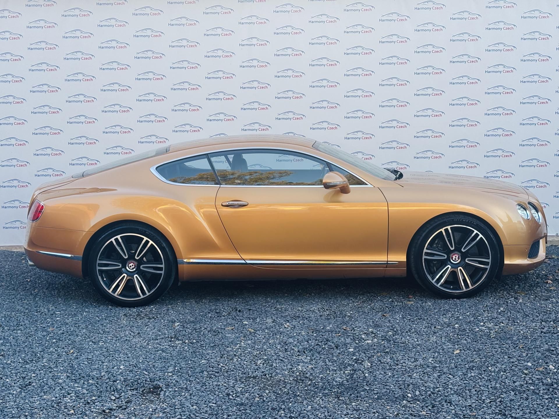 Bentley Continental GT, 4.0 V8, 373kW, 4X4, ČR - fotka 4