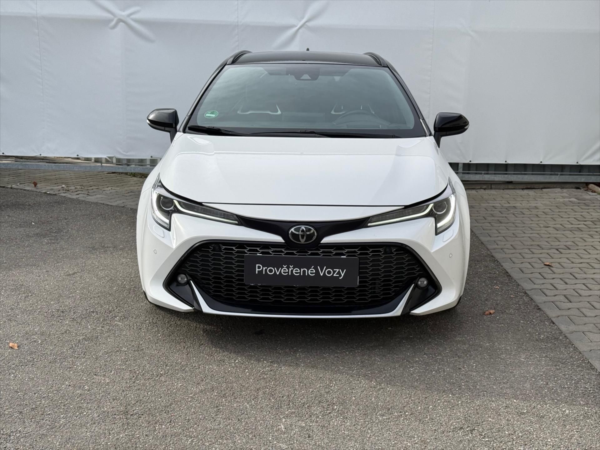 Toyota Corolla, 2,0 GR sport, Hybrid - fotka 2
