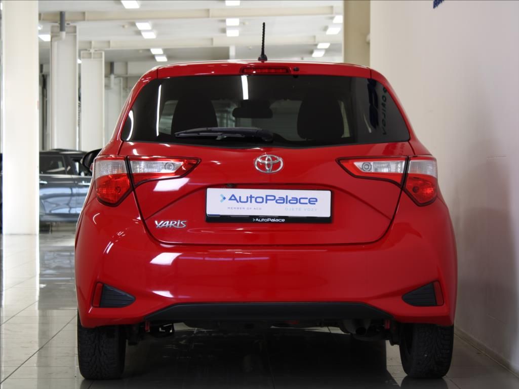 Toyota Yaris, 1,5 i 82kW 1.maj.ČR 52tkm! - fotka 4