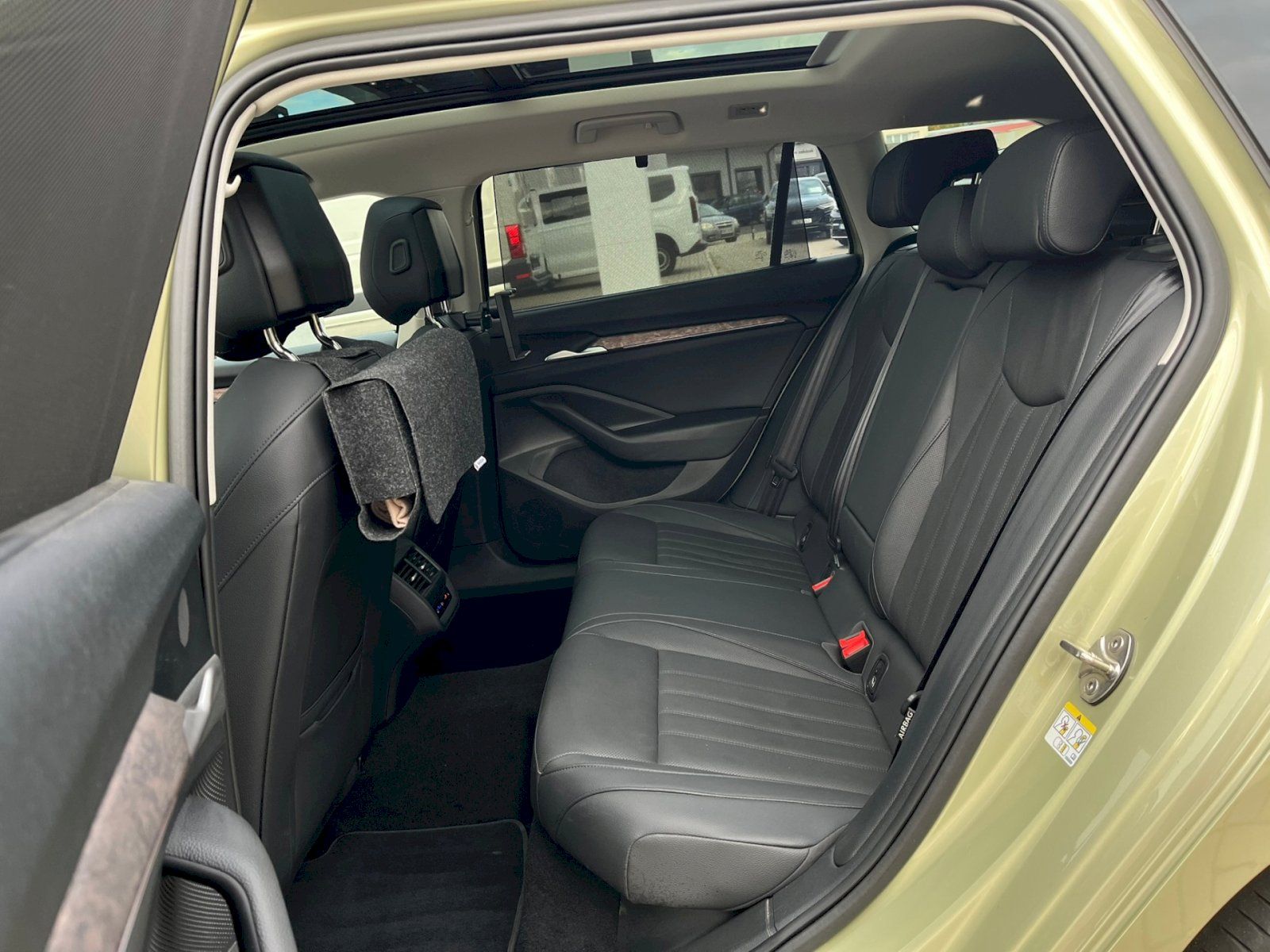Škoda Superb, L&K Kombi 1.5 150kW A6F - fotka 5