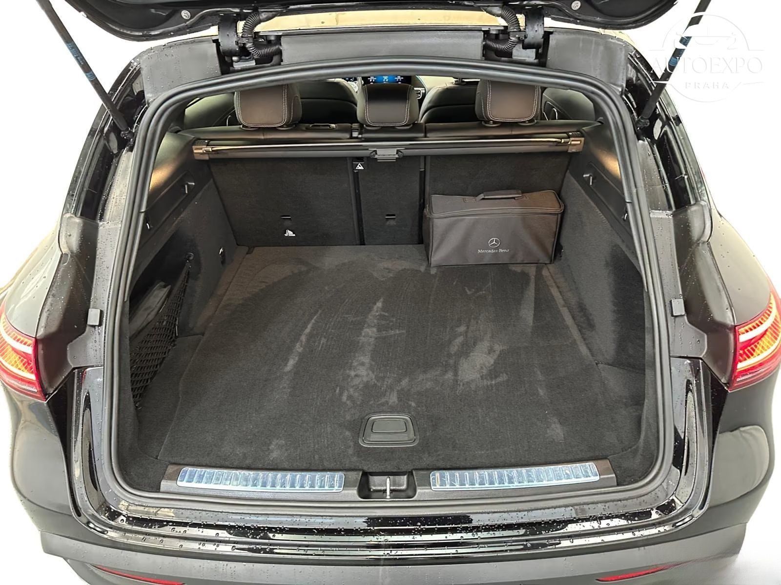 Mercedes-Benz EQC, 400 4M AMG Mutlibeam Distronic - fotka 5