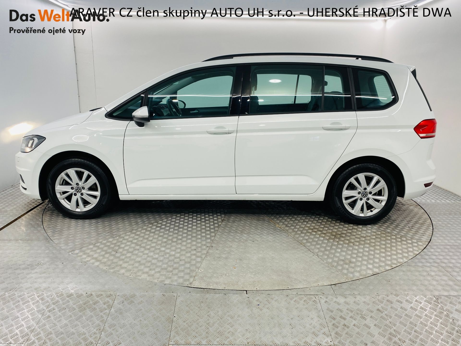 Volkswagen Touran, 2.0 TDI DSG 110kW - fotka 3