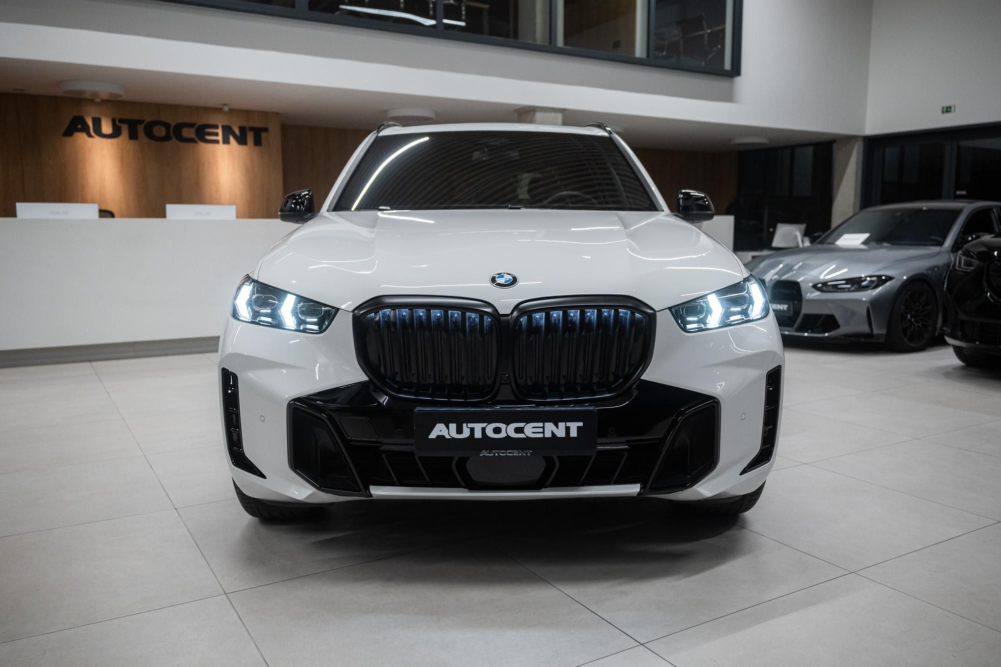 BMW X5, M30xD 210KW NEZÁVISLÉ MASÁŽ TZ - fotka 3