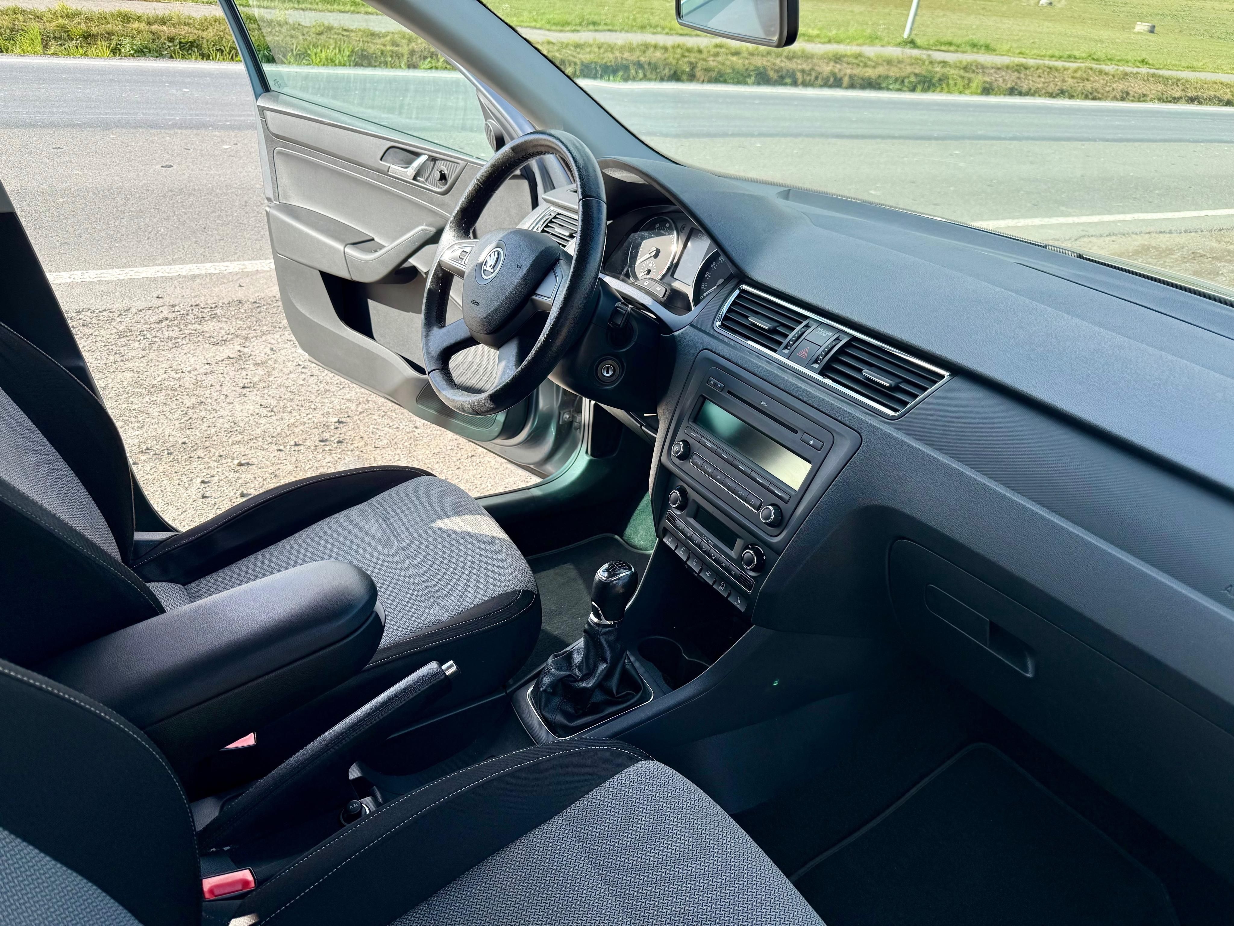 Škoda Rapid, 1.2 Tsi  Nové rozvody a STK - fotka 5
