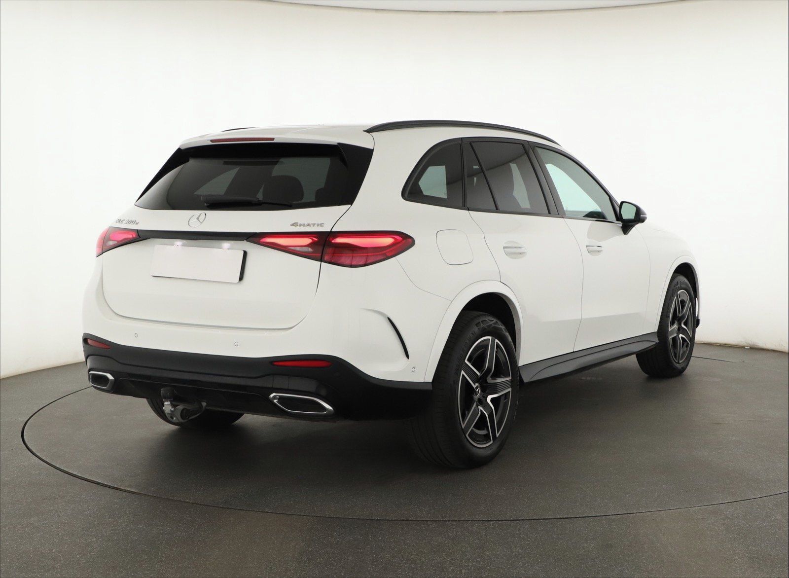 Mercedes-Benz GLC, 300 e 4MATIC, AMG LINE - fotka 5