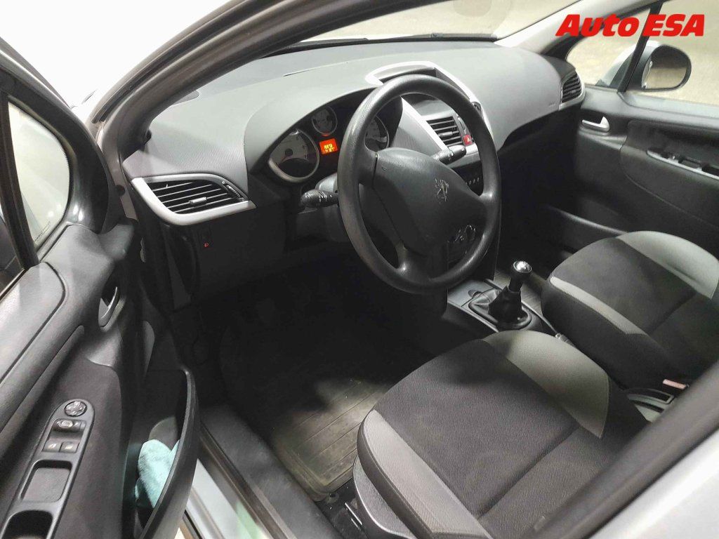 Peugeot 207, 1.4,ČR - fotka 3