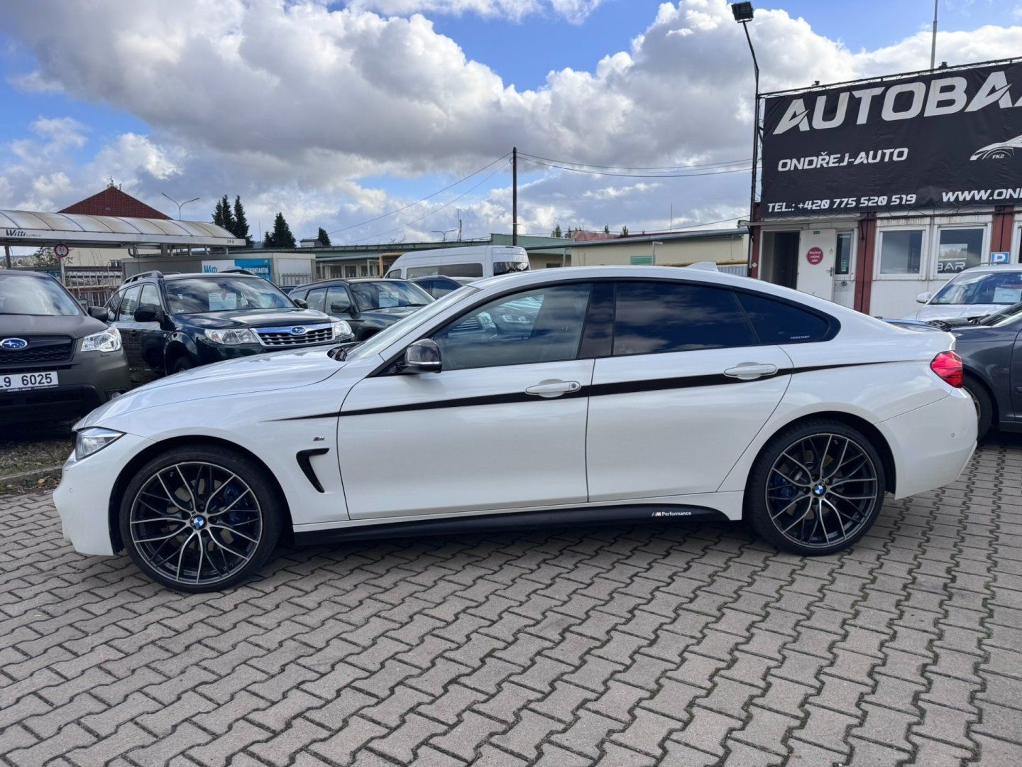 BMW Řada 4, 2,0D 135KW XDRIVE ČR MPACKET - fotka 2