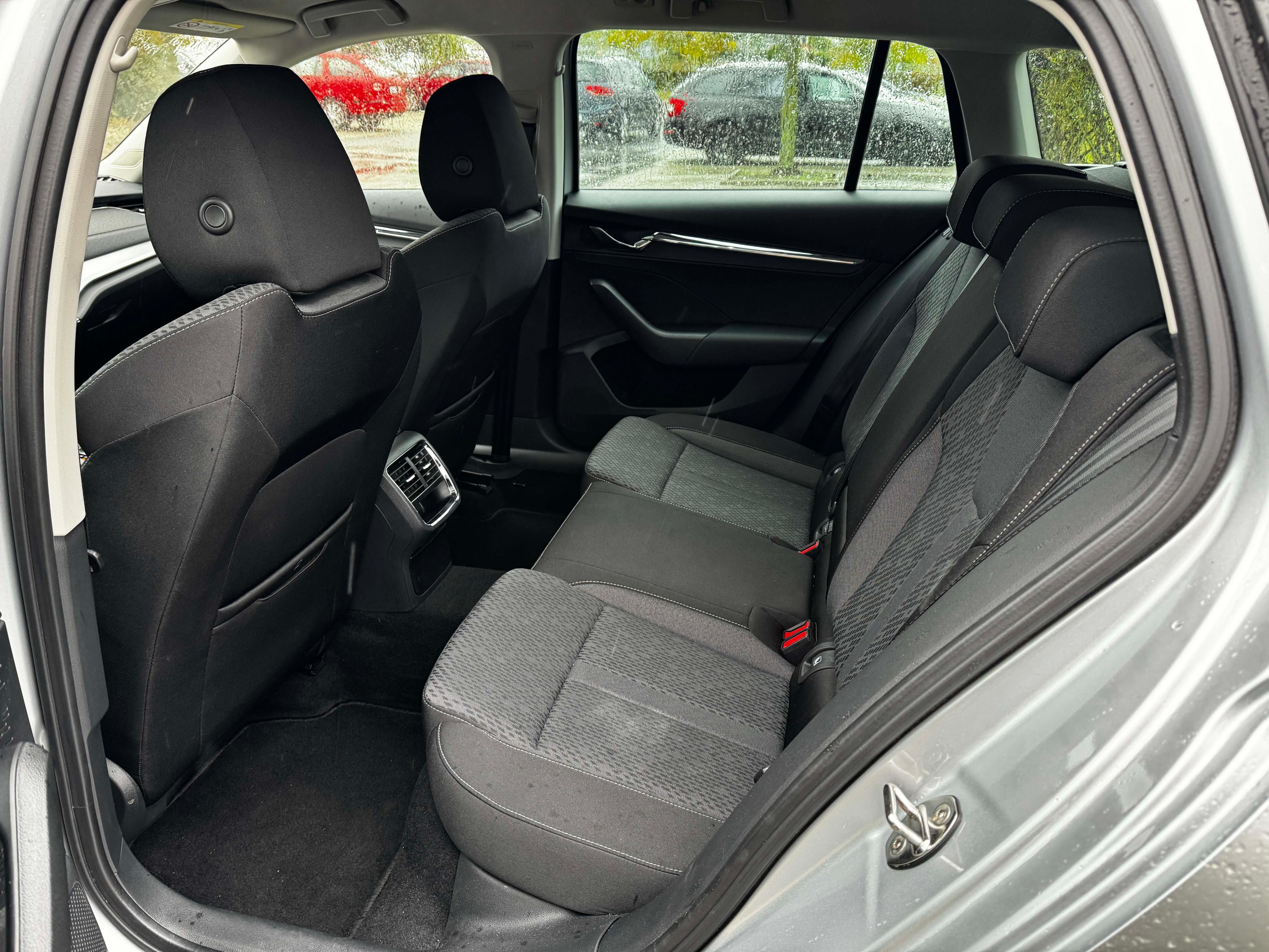 Škoda Octavia, 1,4 TSI PHEV, Nezávislé topení - fotka 6