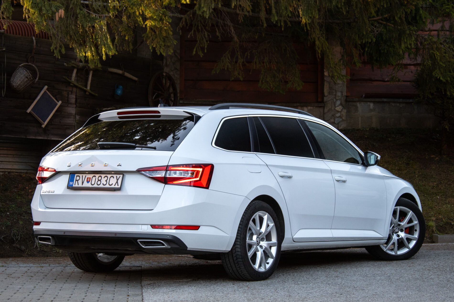 Škoda Superb - fotka 5