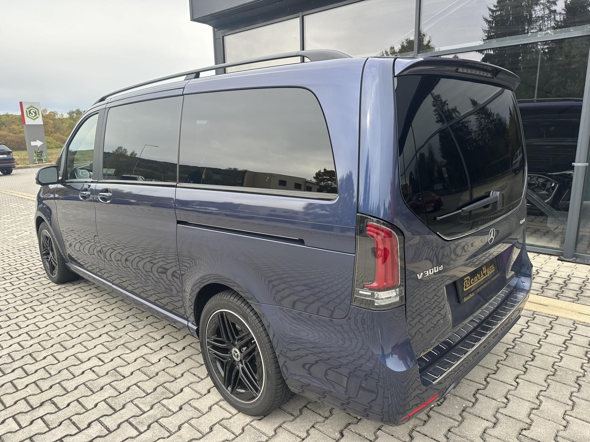 Mercedes-Benz Třídy V, 300d 174kW 4M AMG LONG NT K360 - fotka 6