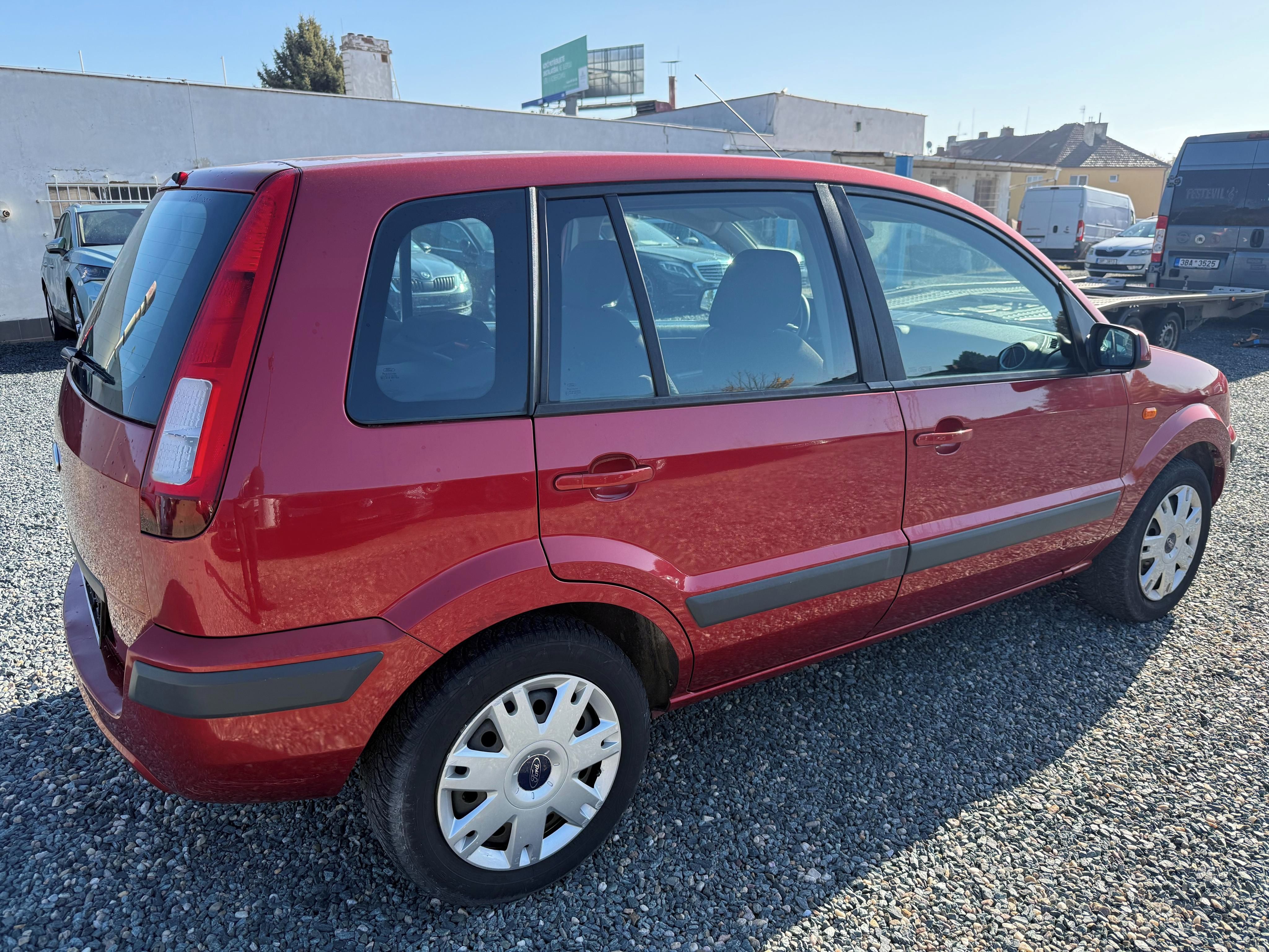 Ford Fusion, 1.6 i 74Kw Ambiente - fotka 5