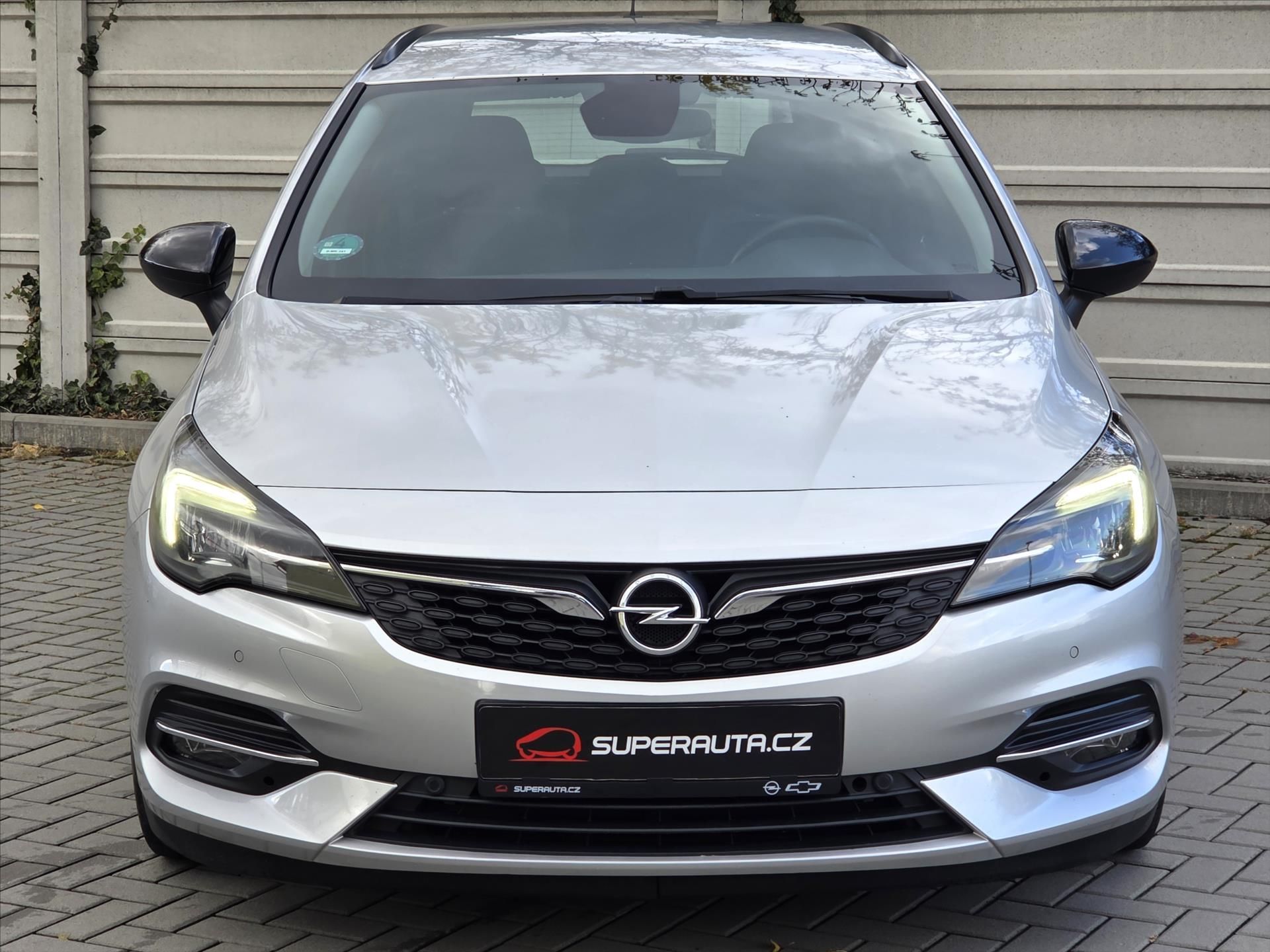 Opel Astra, 1,4 Turbo 107kW Edition 1.maj - fotka 2