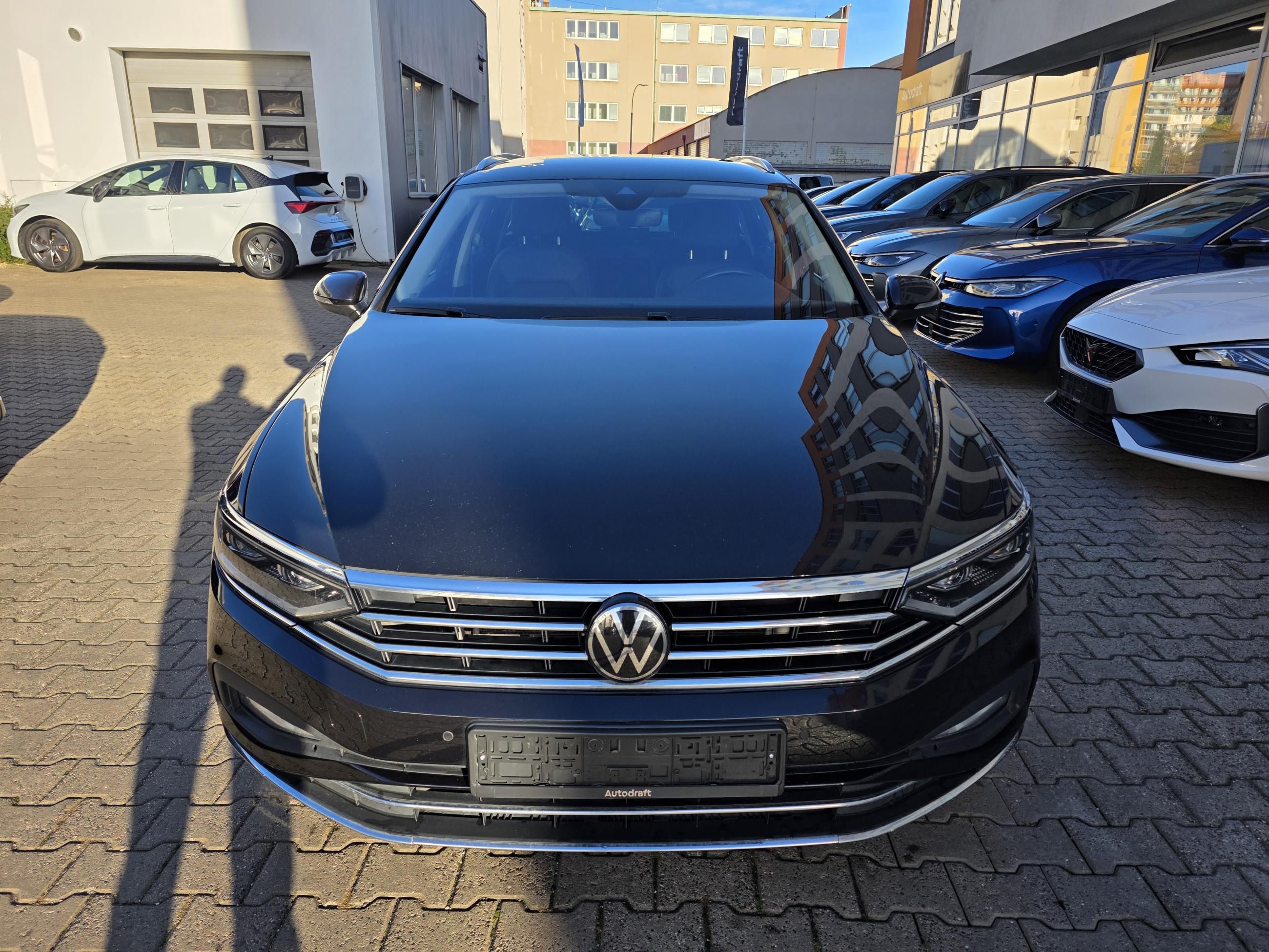 Volkswagen Passat, 2.0 TDI 110kW DSG Elegance - fotka 3