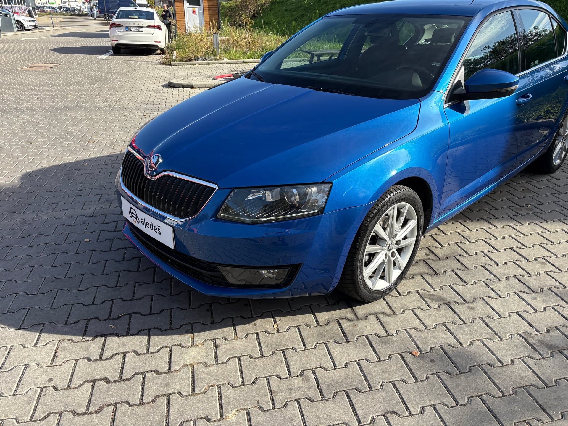 Škoda Octavia, 2.0 TDI DSG/servis/1.majitel - fotka 3