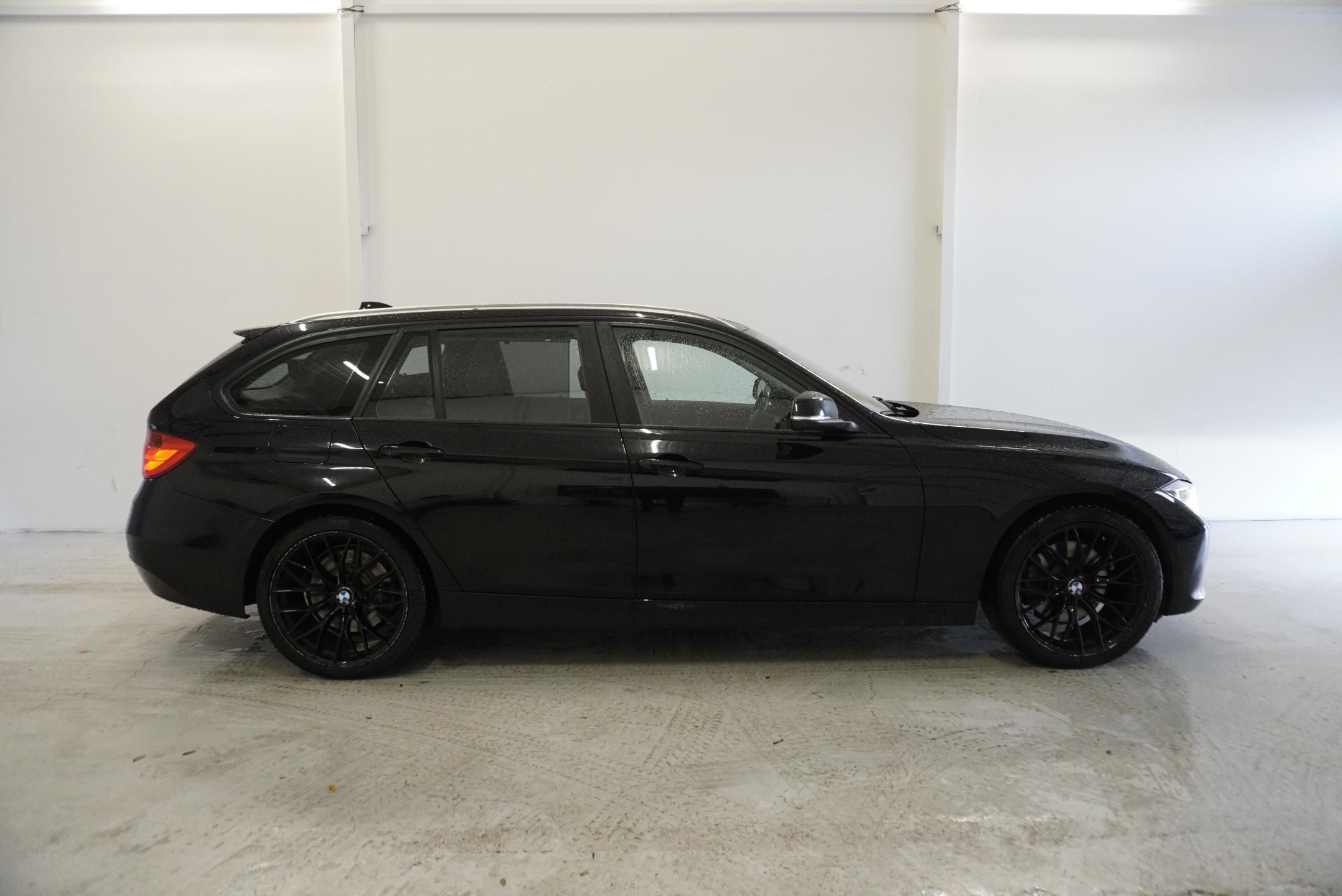 BMW Řada 3, 330D  3,0 XDRIVE AUTOMAT - fotka 4