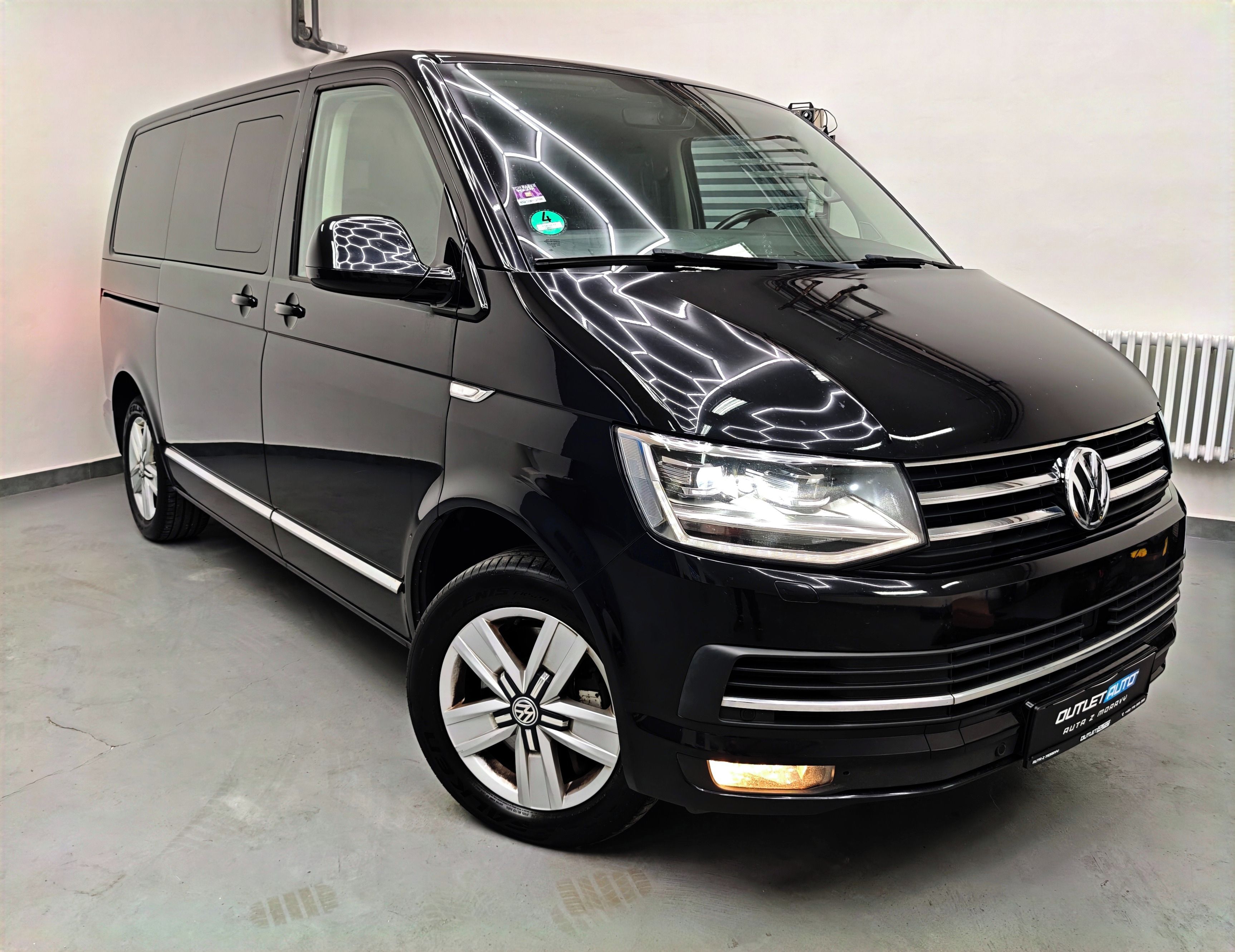 Volkswagen Multivan, 2.0 TDI 110KW,DSG,HIGLINE, LED - fotka 3