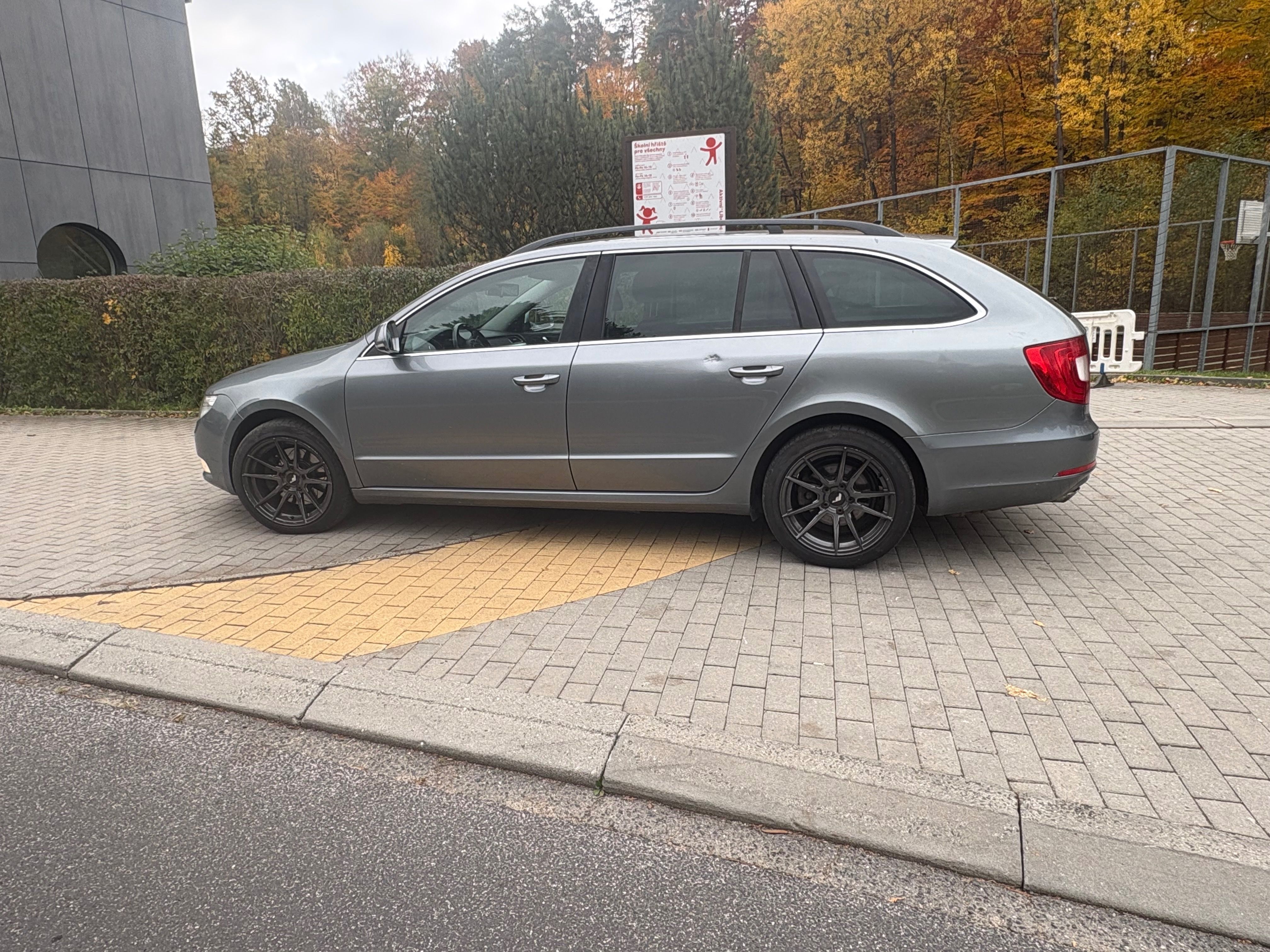 Škoda Superb, 2.0 TDi 103kw - fotka 4