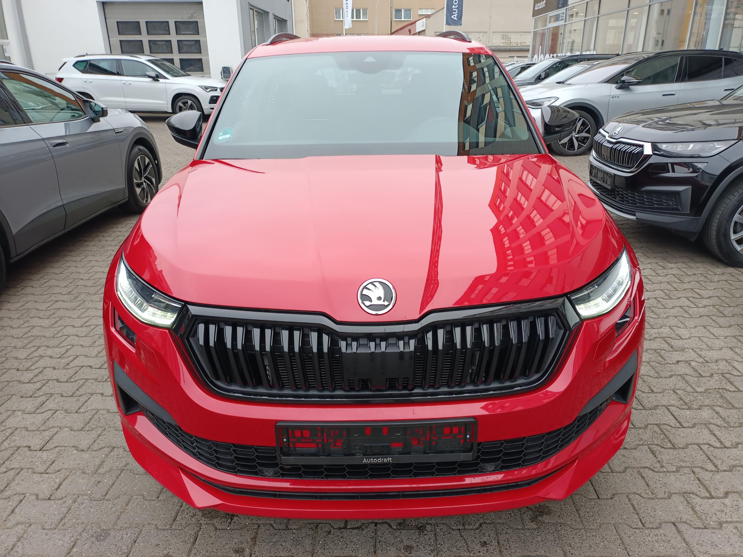 Škoda Kodiaq, TDI DSG 4x4 Sportline 7-Míst - fotka 2