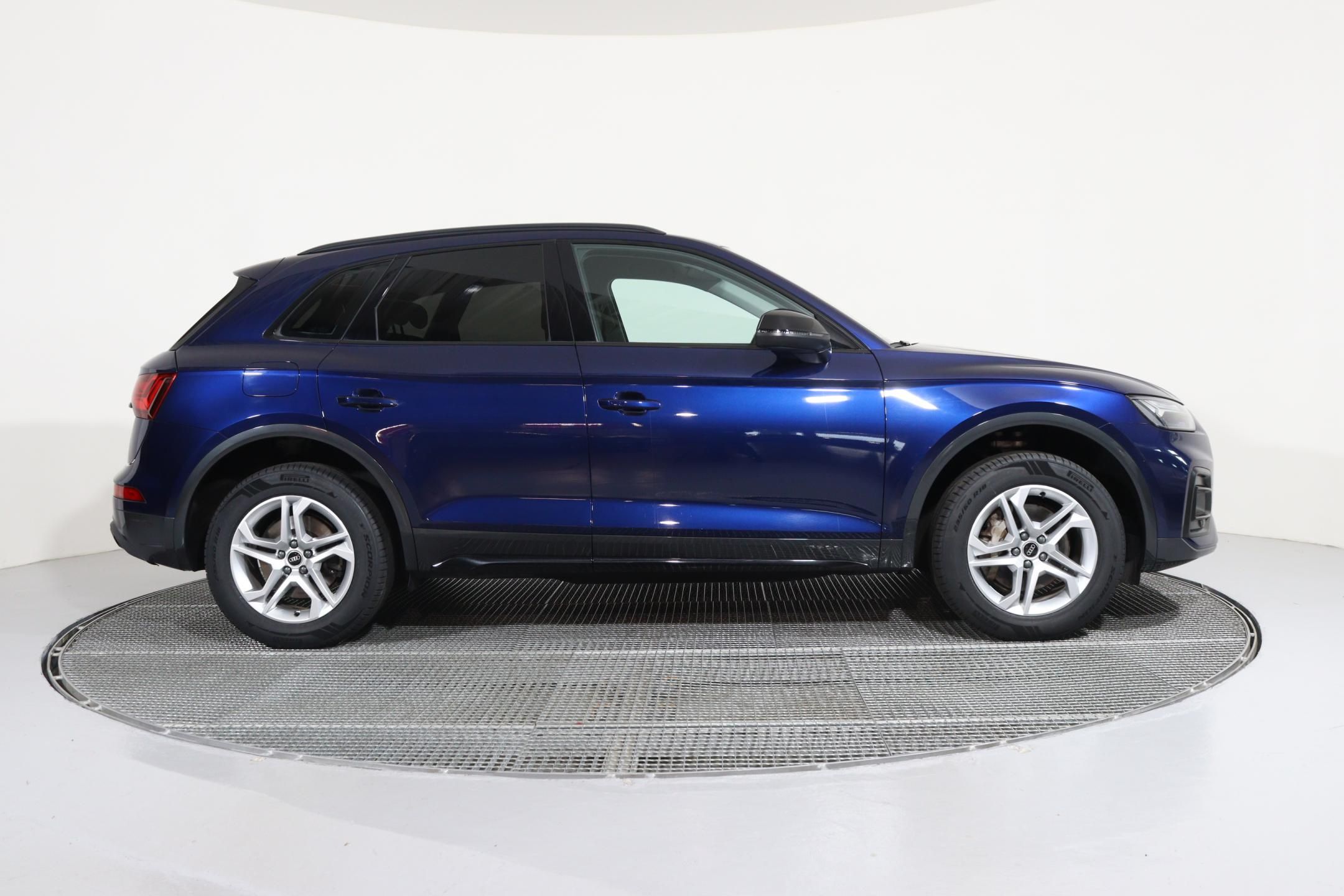 Audi Q5, Advanced 40 TDI quattro Stroni - fotka 6