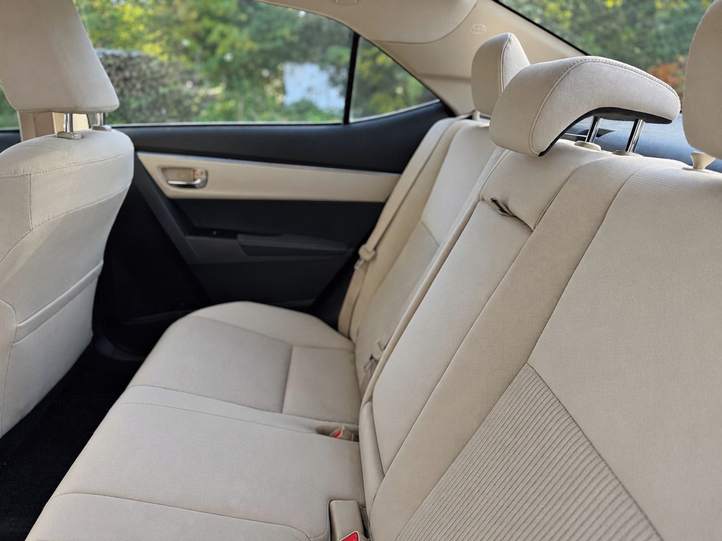 Toyota Corolla, 1.6 Valvematic nehavarovaná - fotka 4