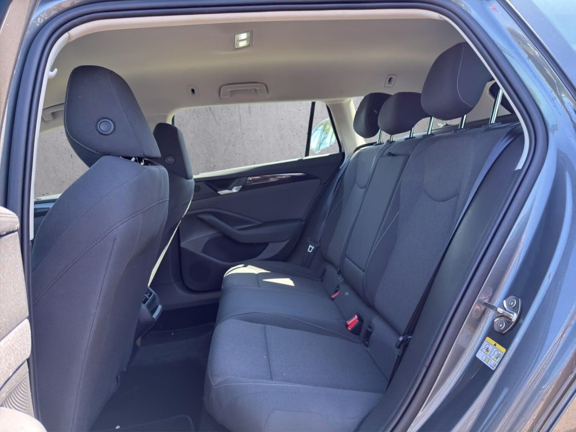 Volkswagen Passat, 1.5eTSI ACC Kamera LED - fotka 5