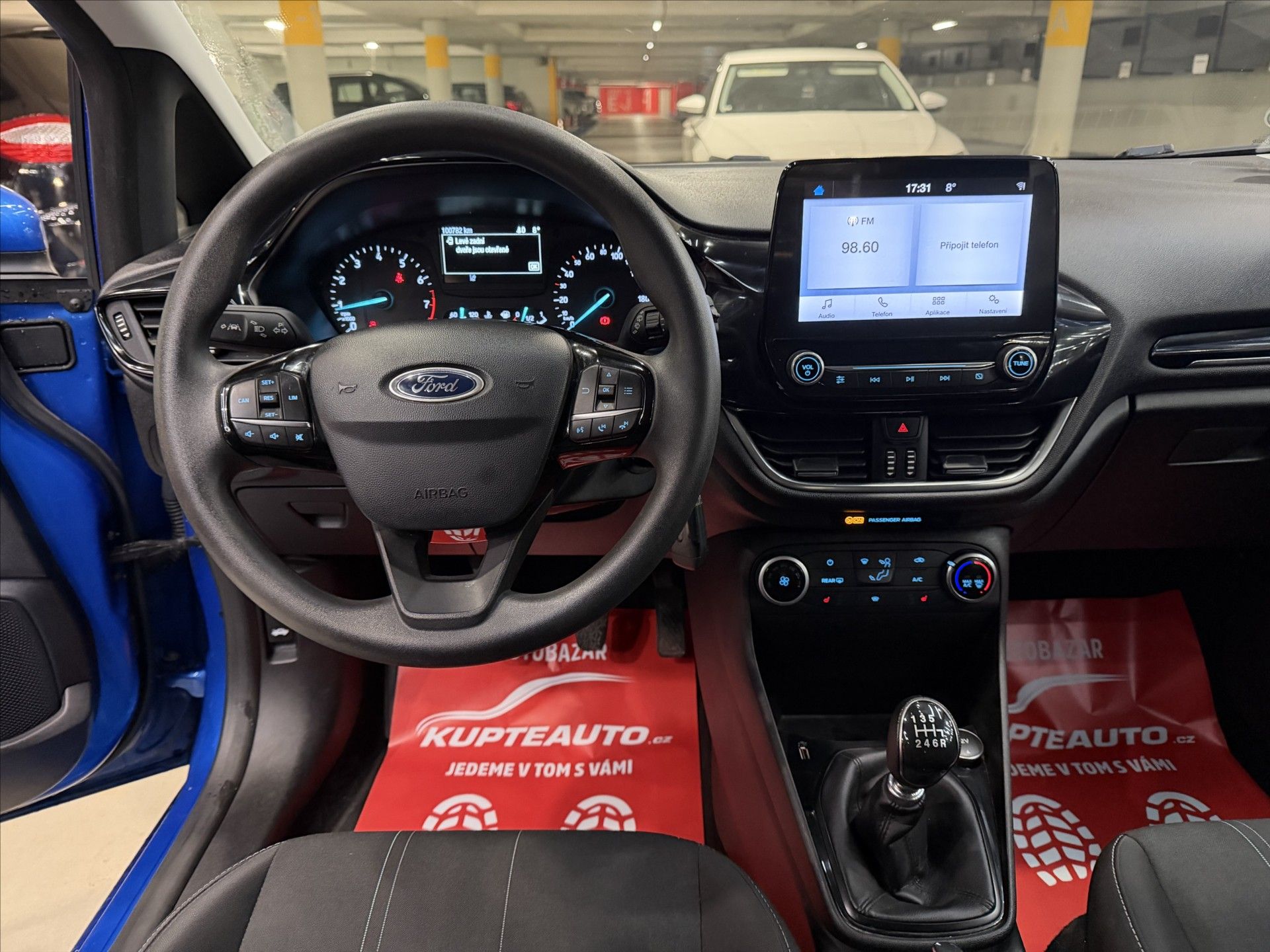 Ford Fiesta, 1,0 i - TOP VÝBAVA ! - fotka 6