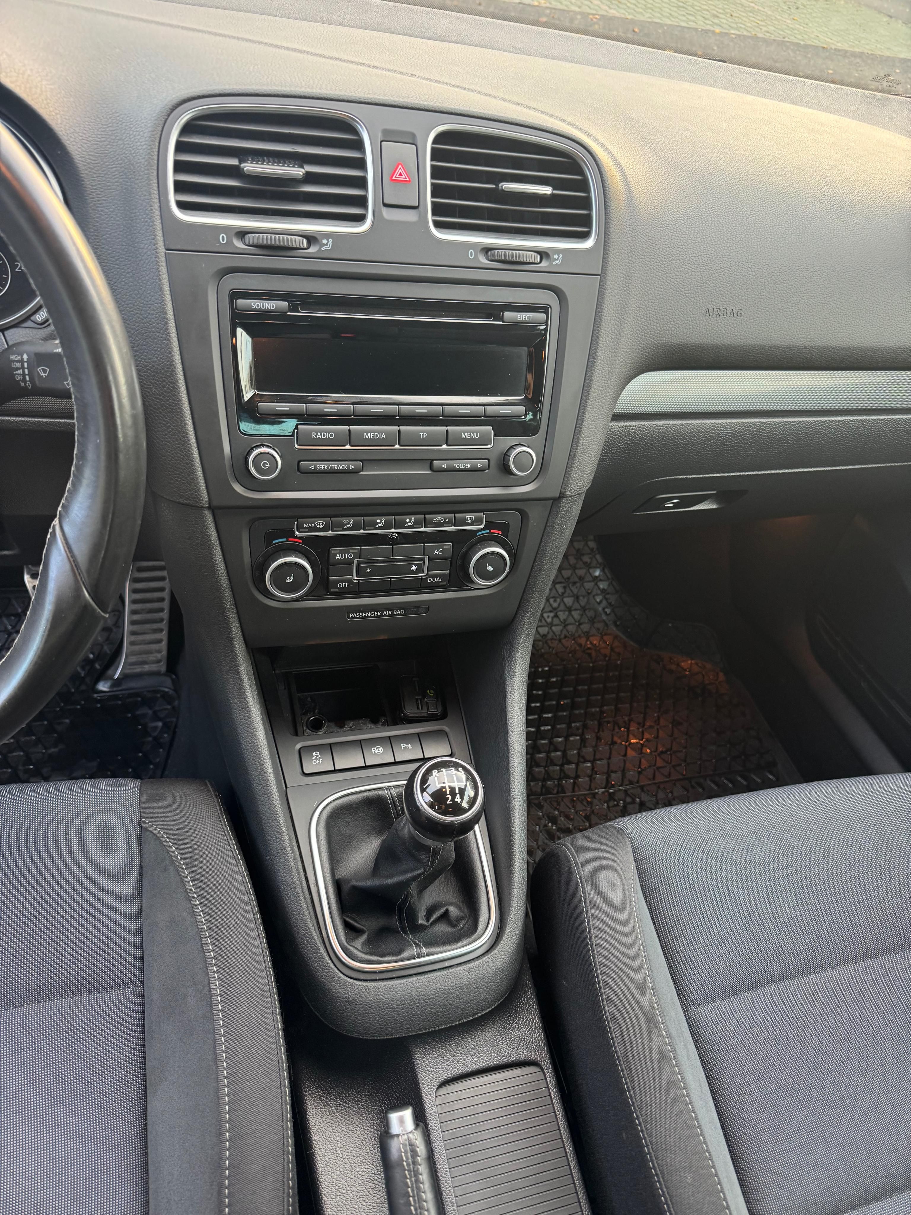 Volkswagen Golf, Volkswagen Golf VI 1.2 TSI - fotka 2