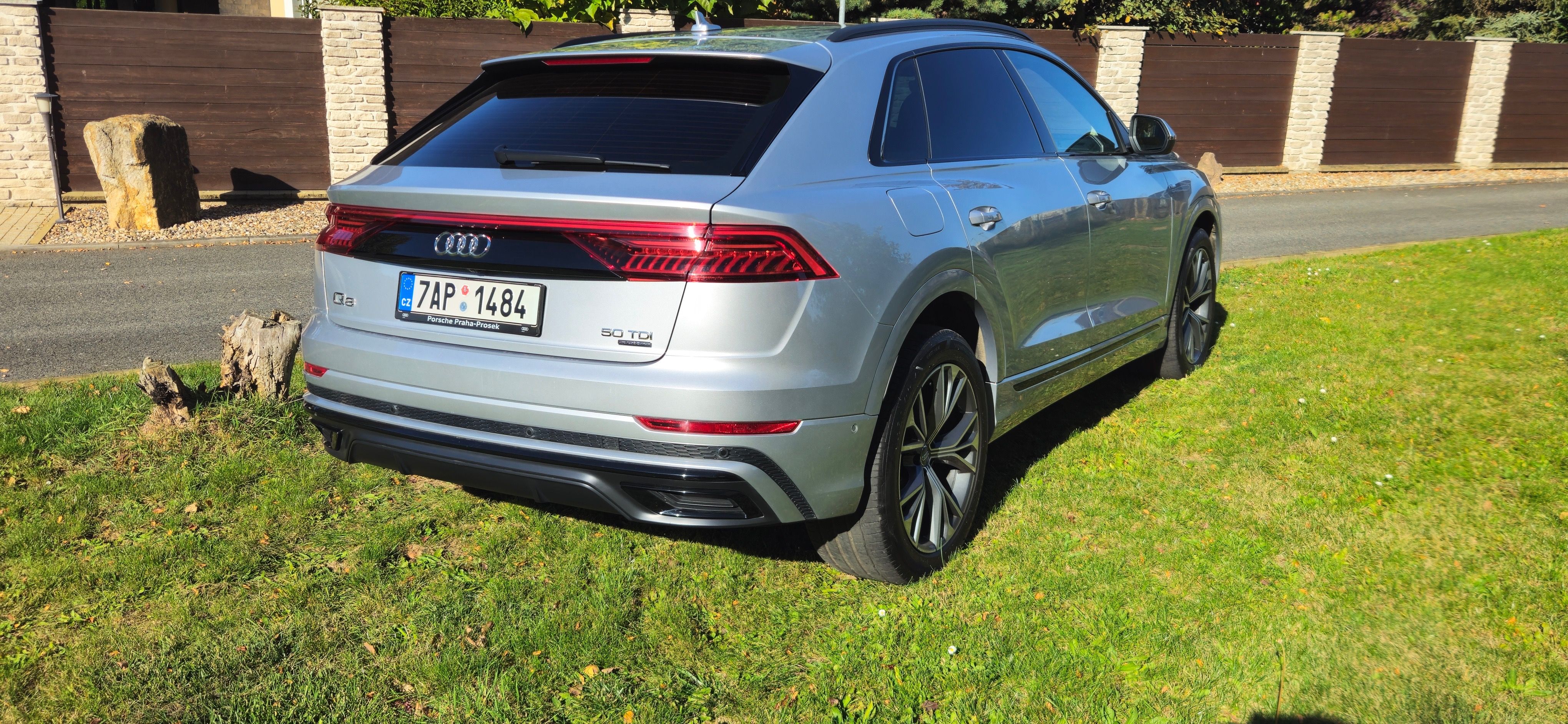 Audi Q8, Audi Q8 210kW quatro - fotka 5