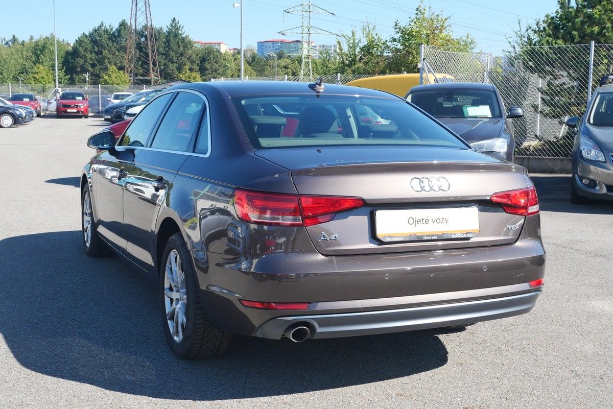 Audi A4, 2.0 TDI 110 kW - fotka 4