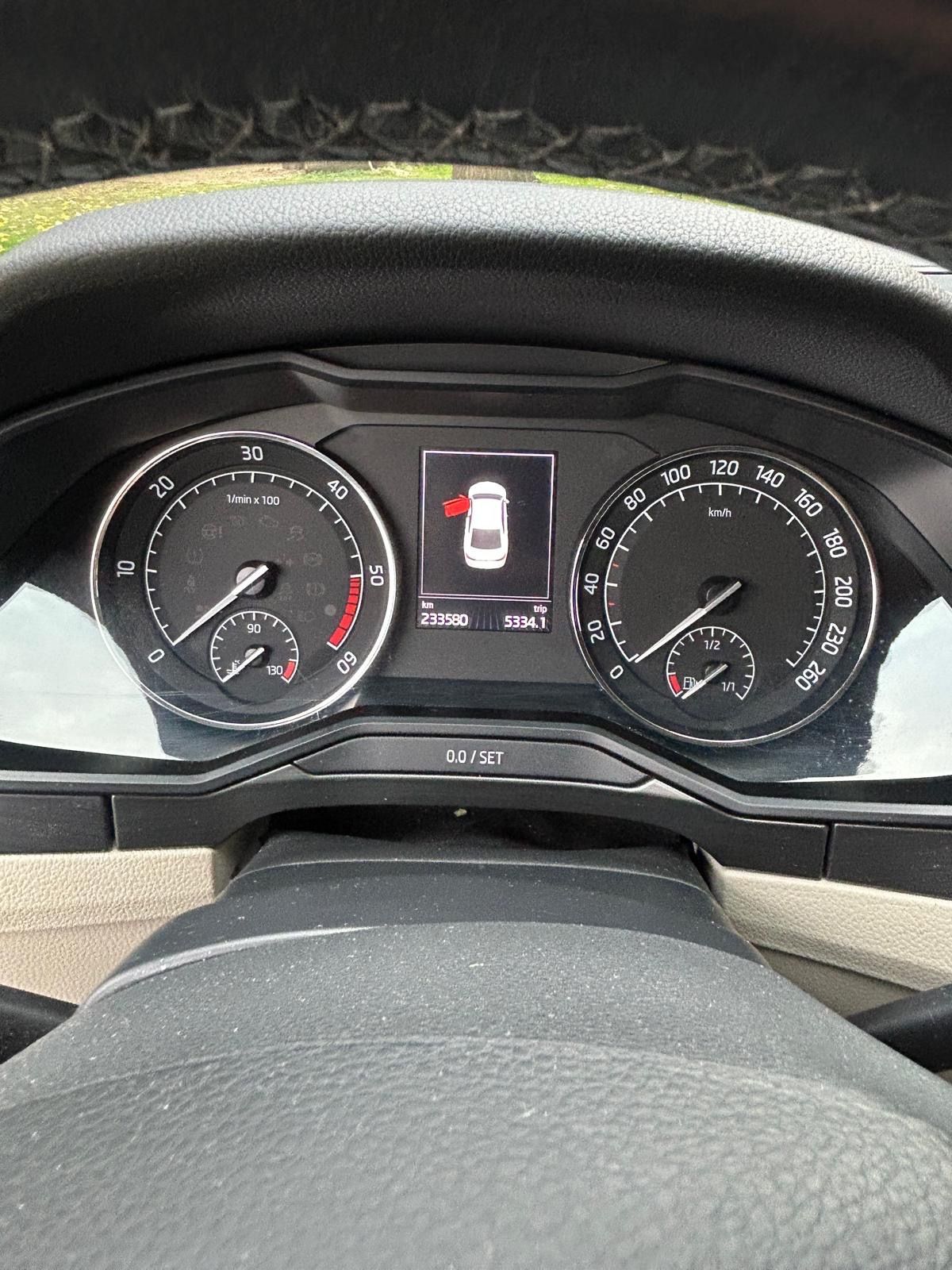 Škoda Superb, ŠKODA SUPERB III 2.0 TDI DSG - fotka 6