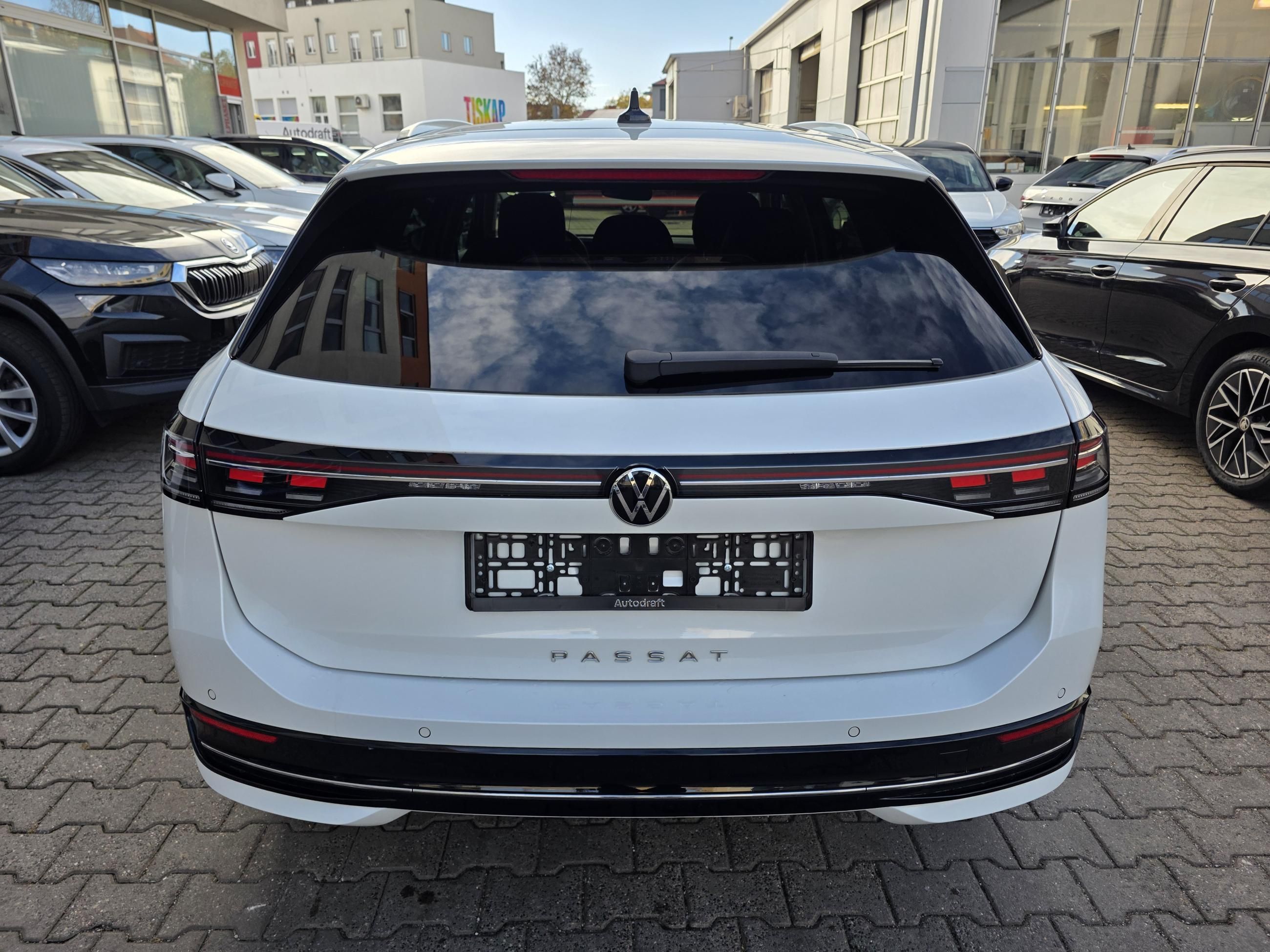 Volkswagen Passat, Elegance 2.0 TDI 110kW DSG - fotka 5
