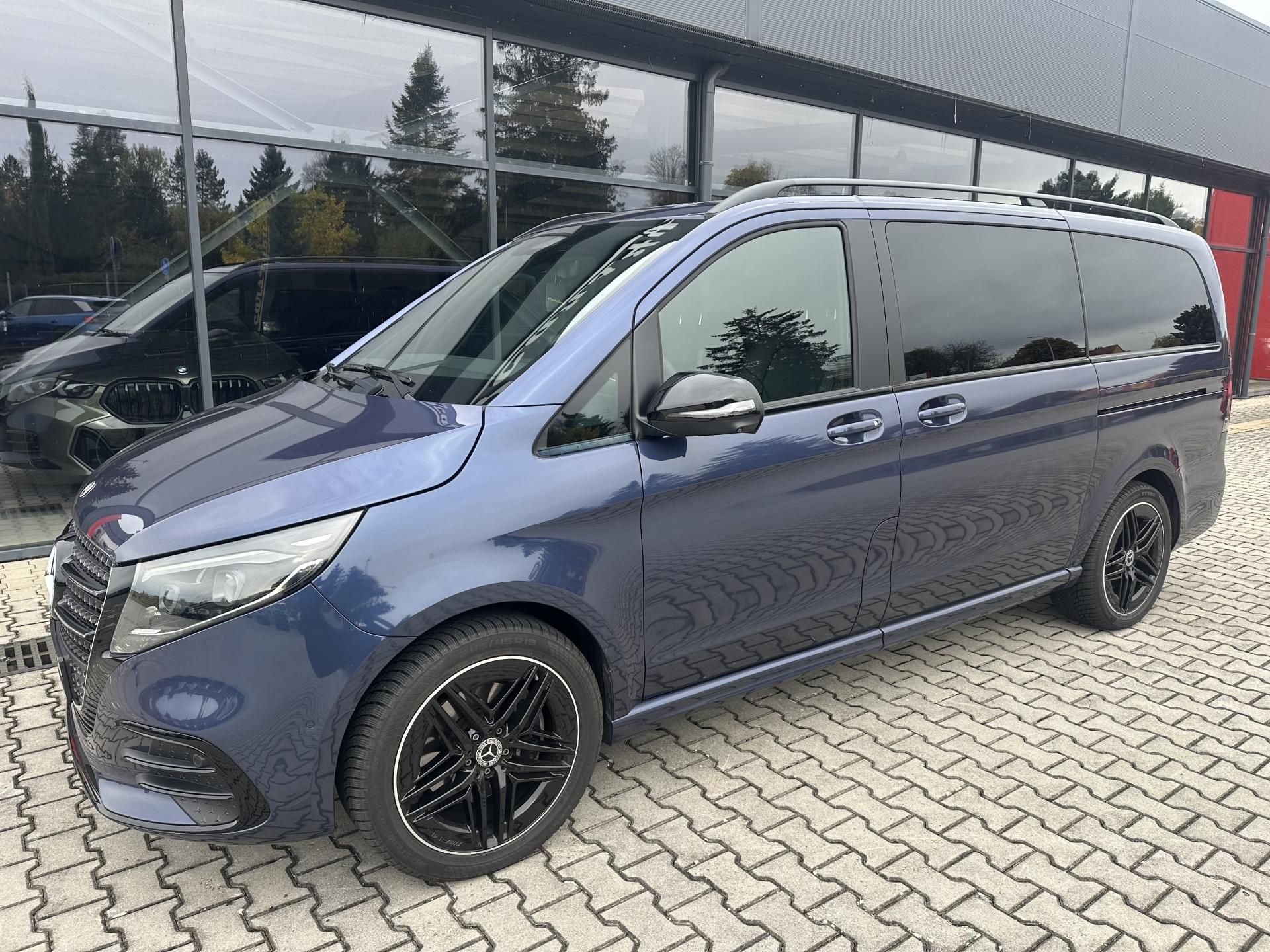 Mercedes-Benz Třídy V, 300d 174kW 4M AMG LONG NT K360 - fotka 4
