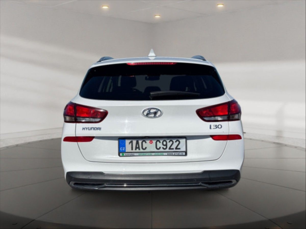 Hyundai i30, 1,5 T-GDI Smart 5d - fotka 3