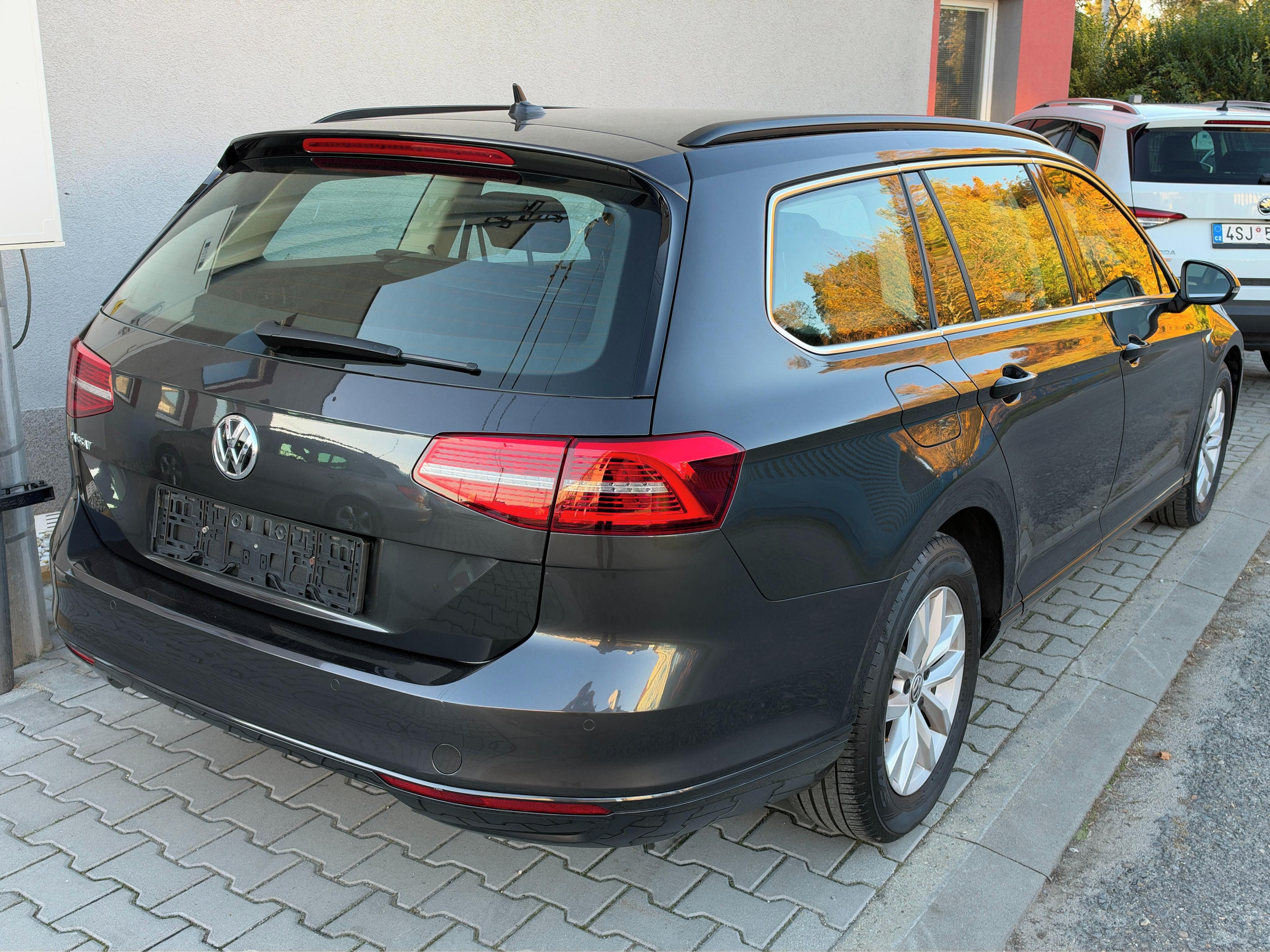 Volkswagen Passat, 2.0 TDI DSG LED Tažné - fotka 5