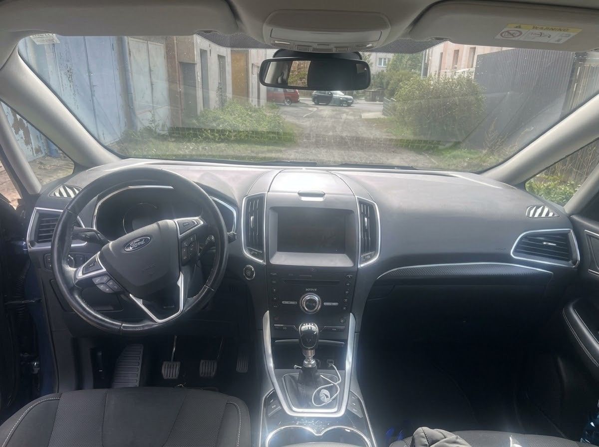 Ford S-MAX, Ford S-max s tažným zařízenim - fotka 3