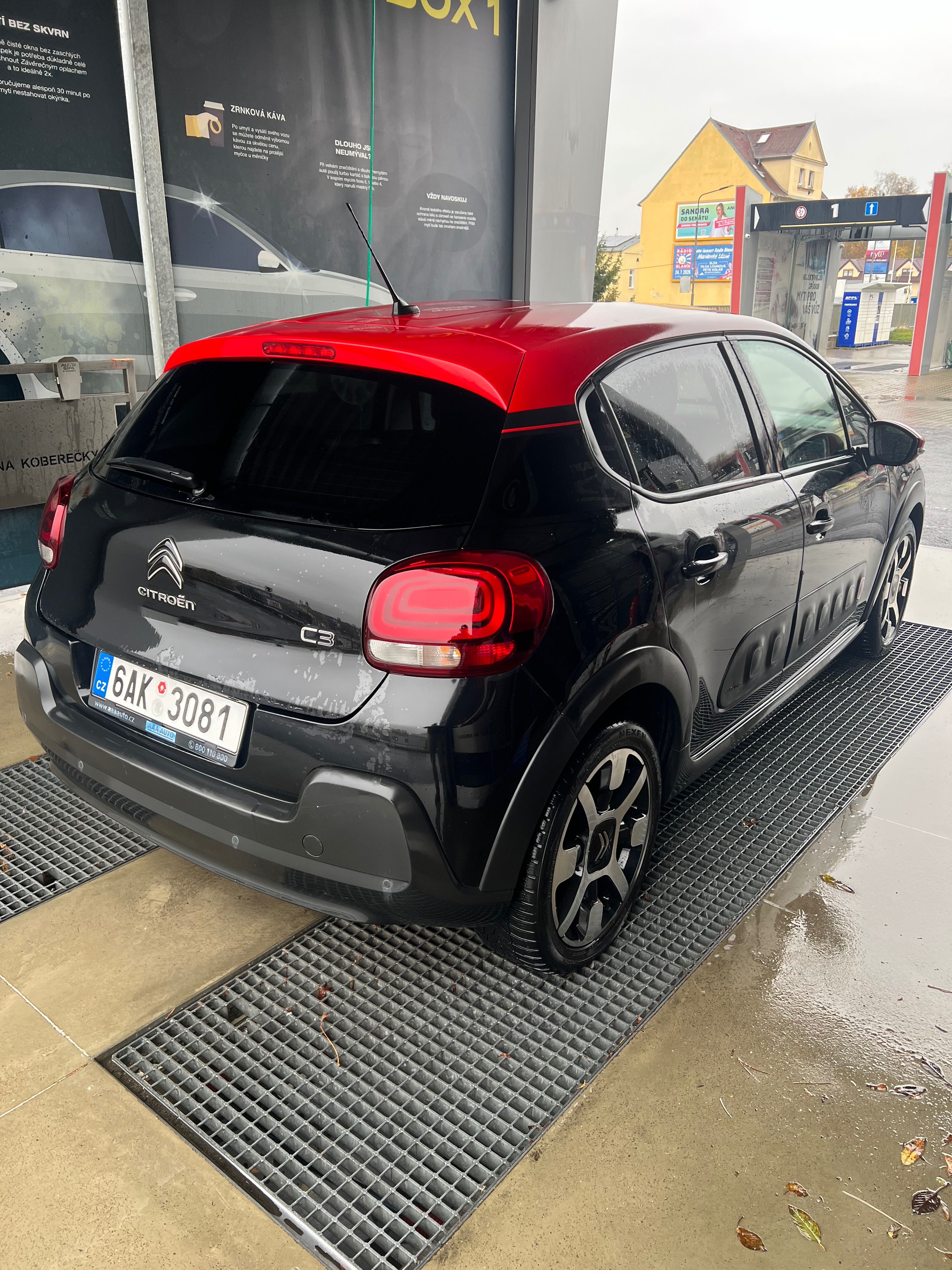 Citroën C3, 1.2 PureTech, Navi - fotka 4