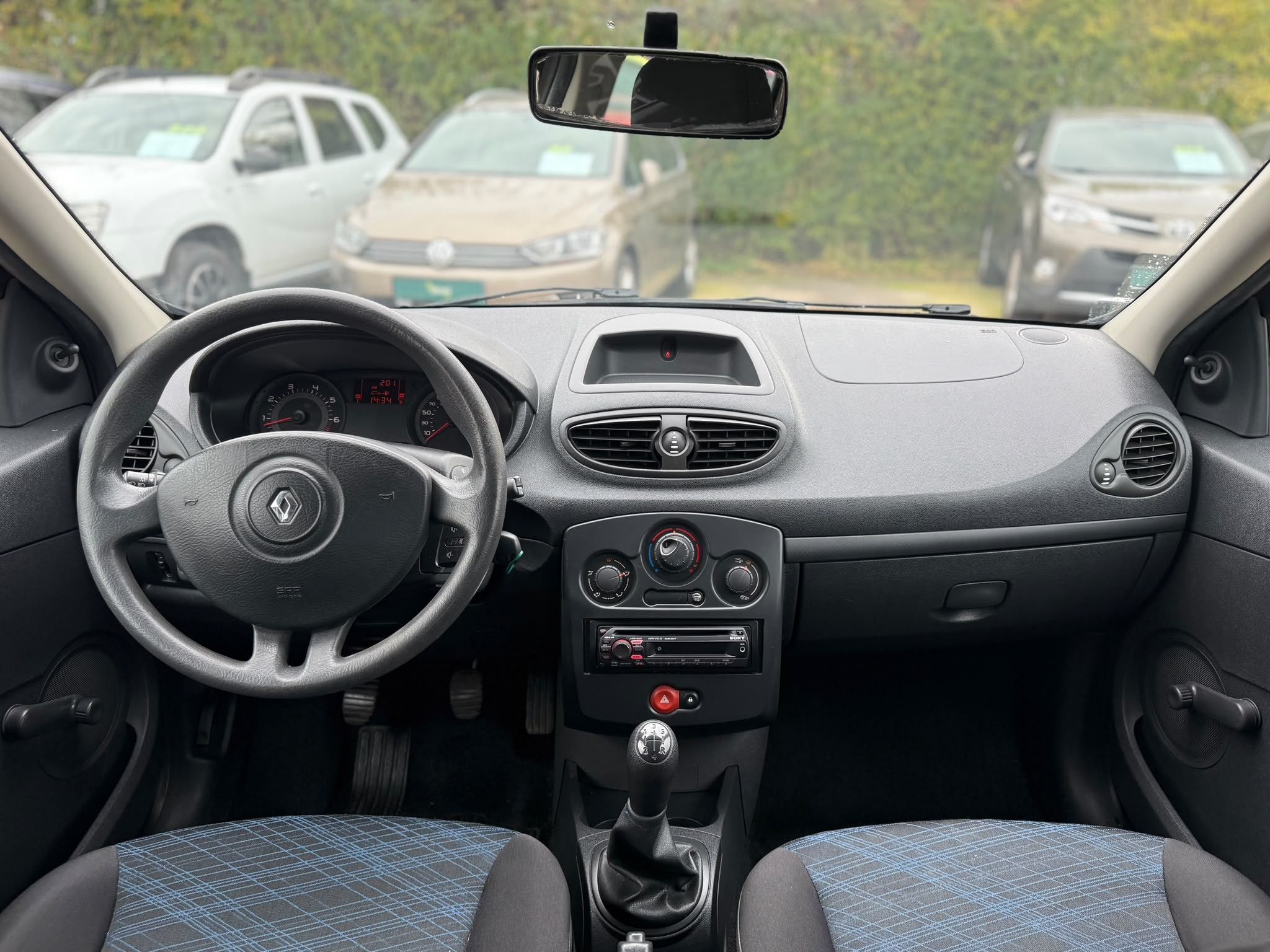 Renault Clio, 1.2 i 55 kW - fotka 5