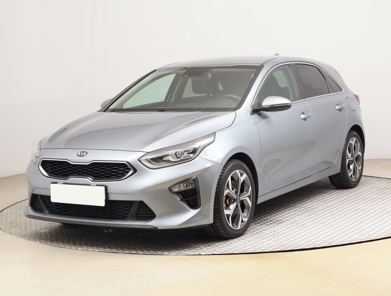 Kia Cee´d, 1.4 T-GDI, Top, Serv.kniha - fotka 2