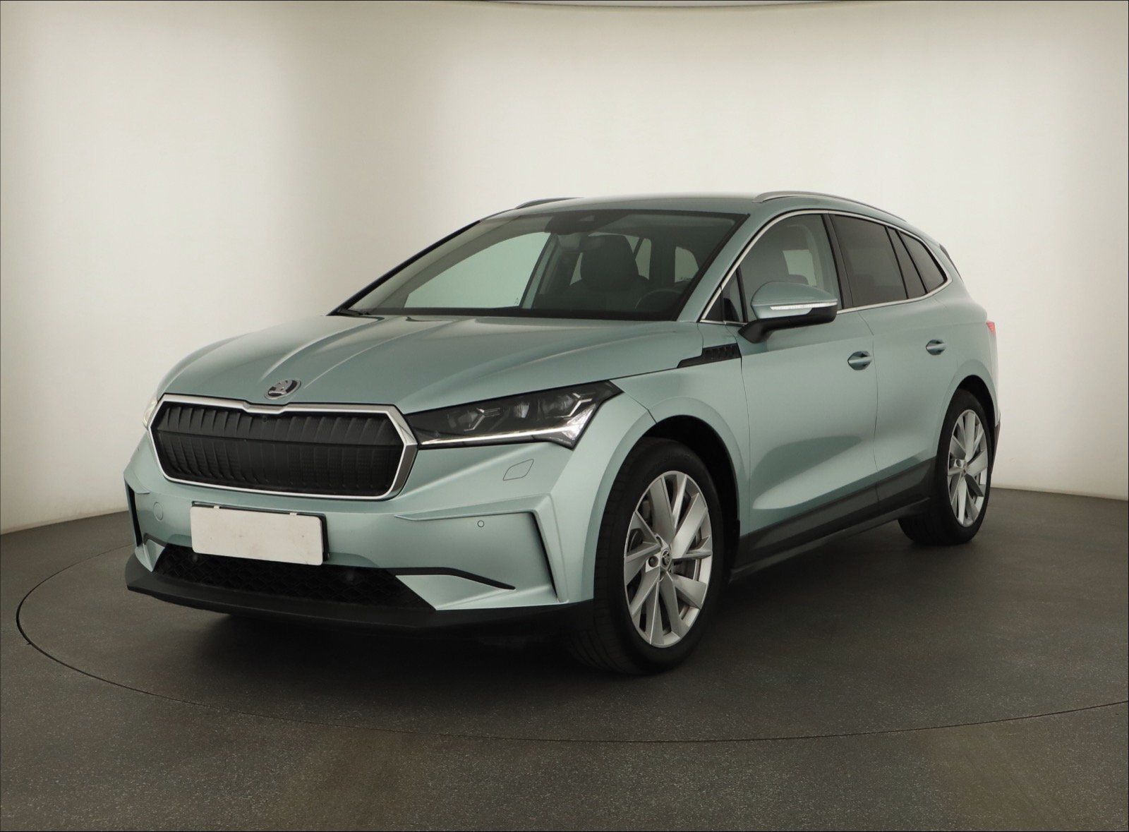 Škoda Enyaq iV, iV 80 (82 kWh), SoH 90% - fotka 2