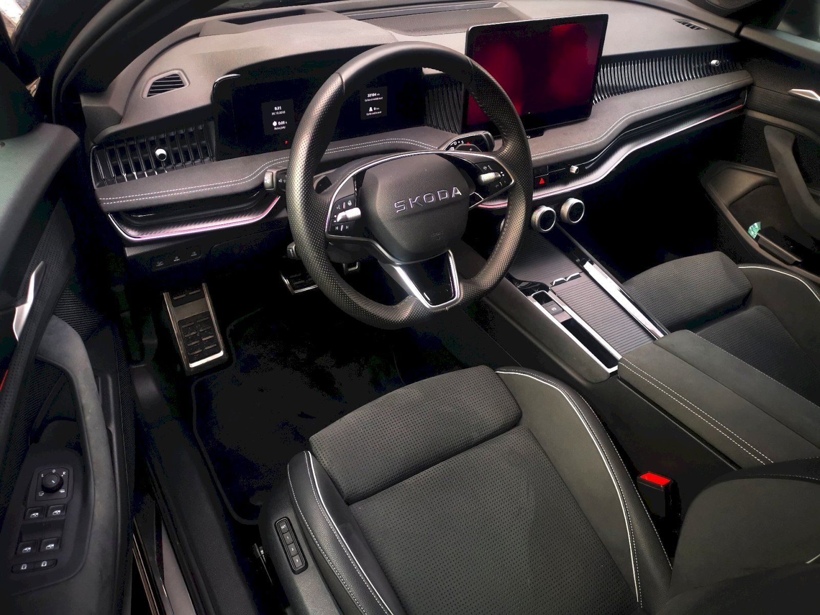 Škoda Superb, 2.0 TSI 195 kW Sportline 4x4 D - fotka 6