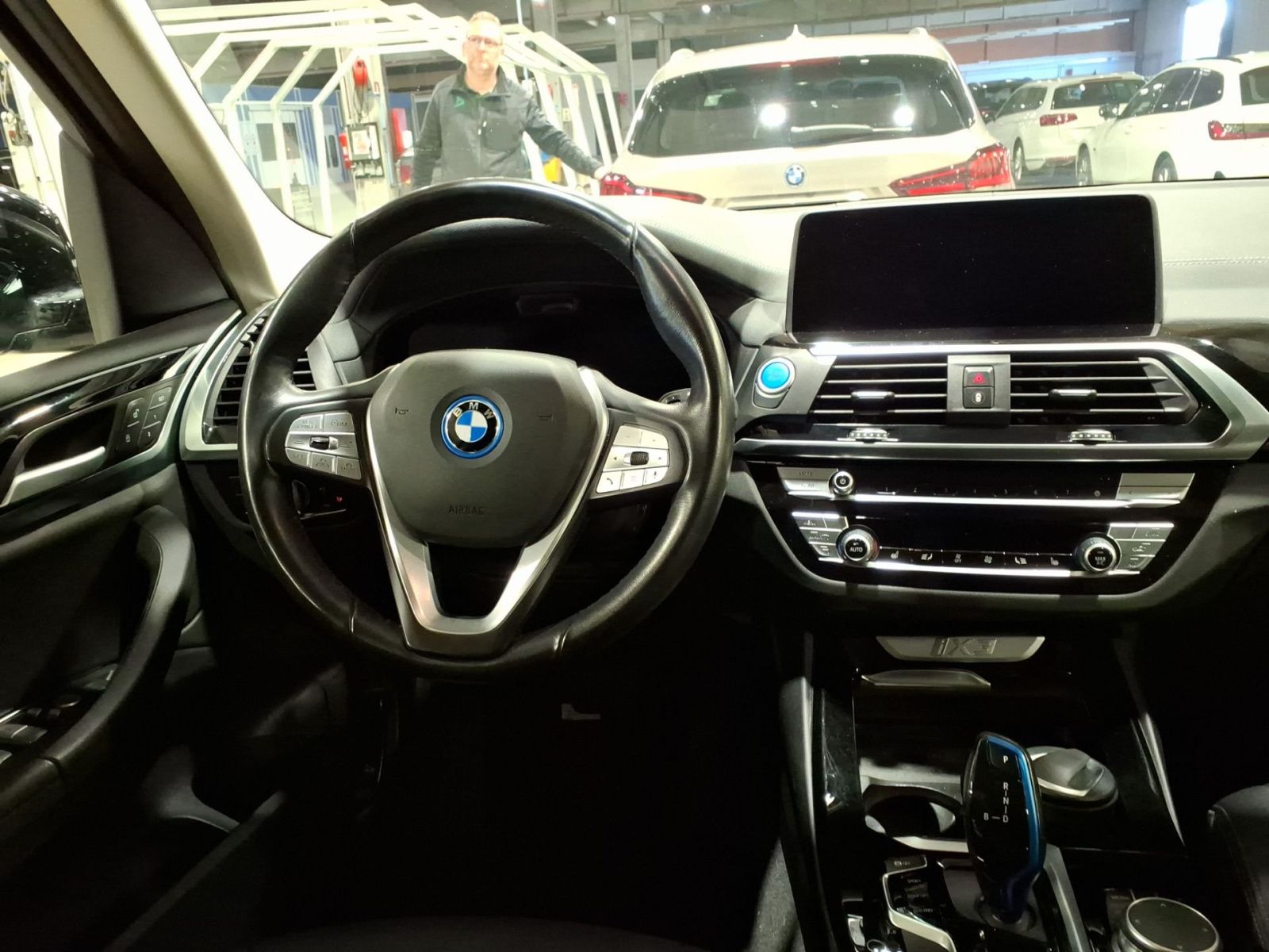 BMW iX3, 80 kWh, Automat, Kůže, Navi - fotka 3