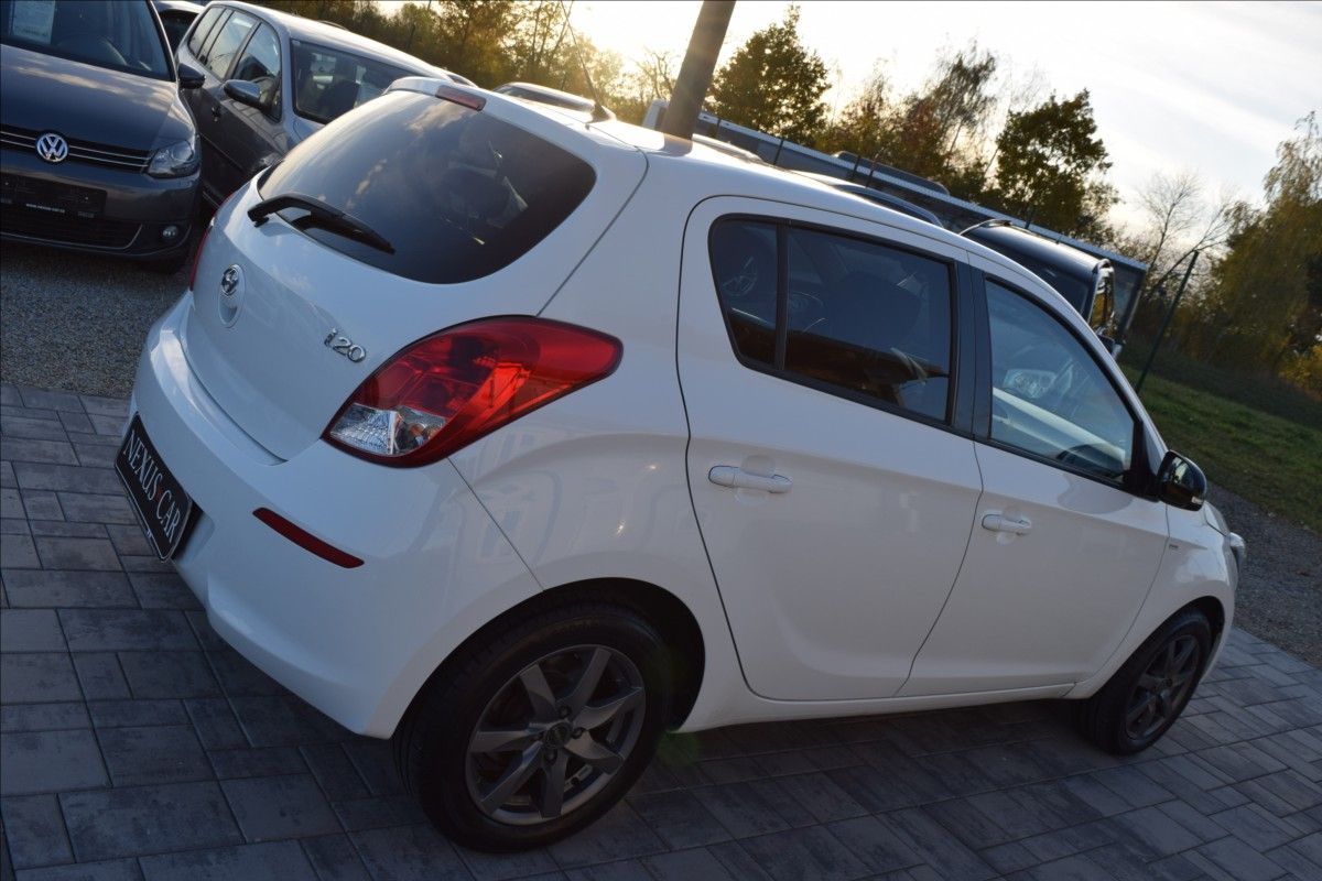 Hyundai i20, 1,3 i MPI PO SERVISE 2X ALU - fotka 5