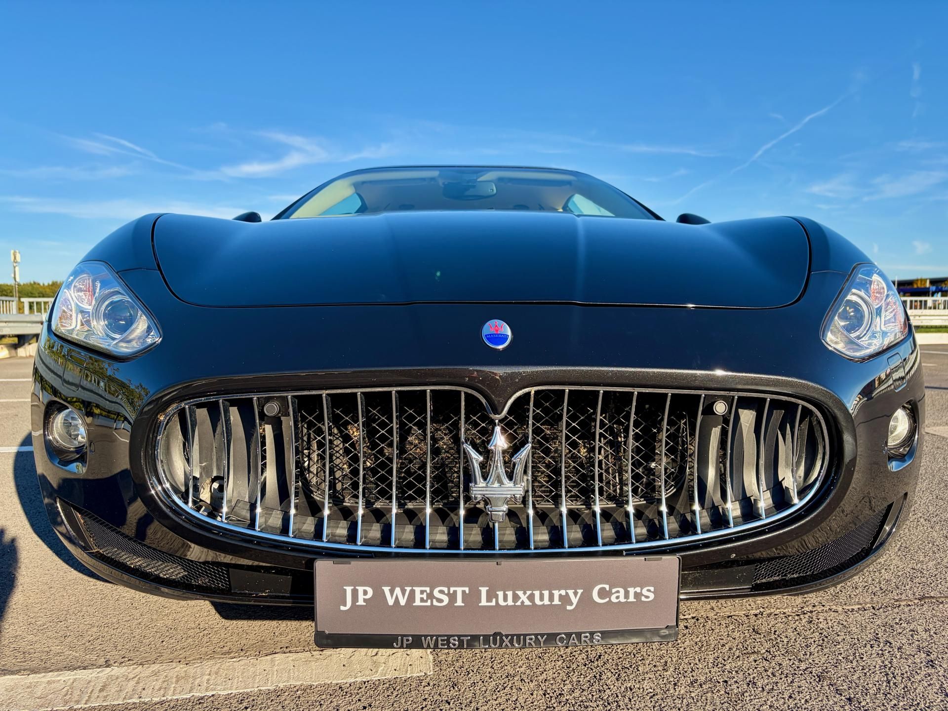 Maserati GranTurismo, S 4.7 V8 1. MAJITEL 33.222 km! - fotka 3