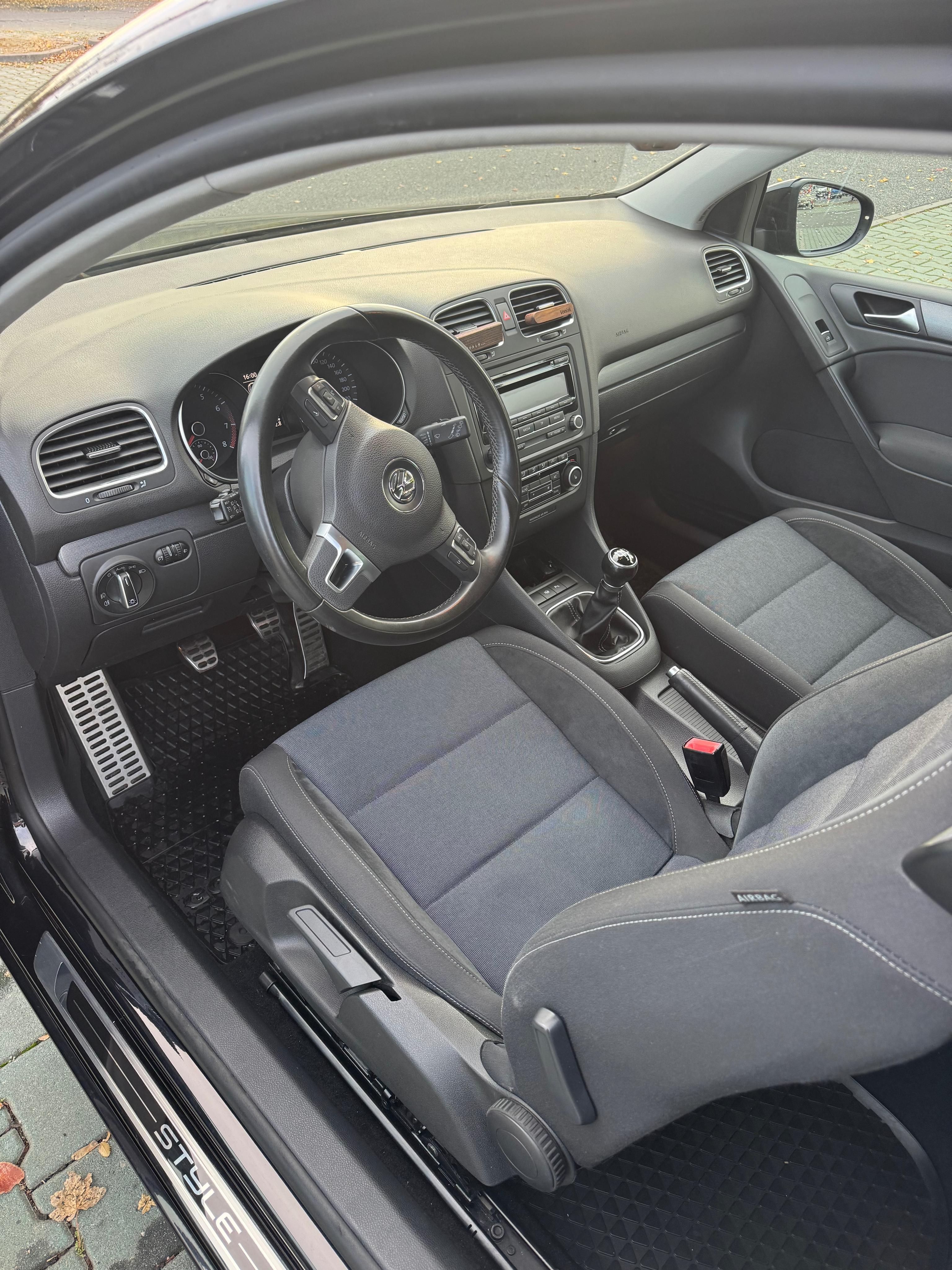 Volkswagen Golf, Volkswagen Golf VI 1.2 TSI - fotka 4